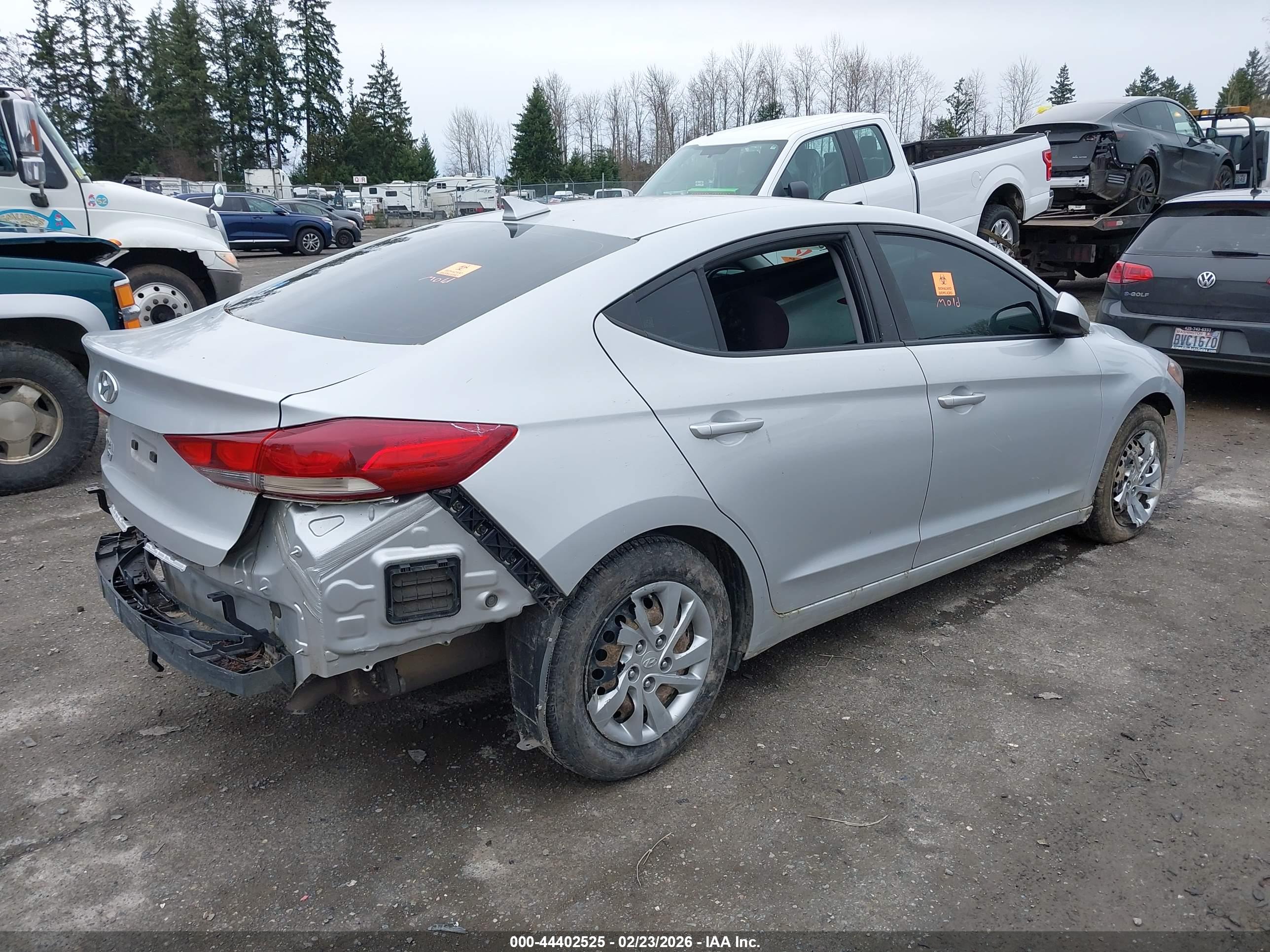 HYUNDAI ELANTRA image 4