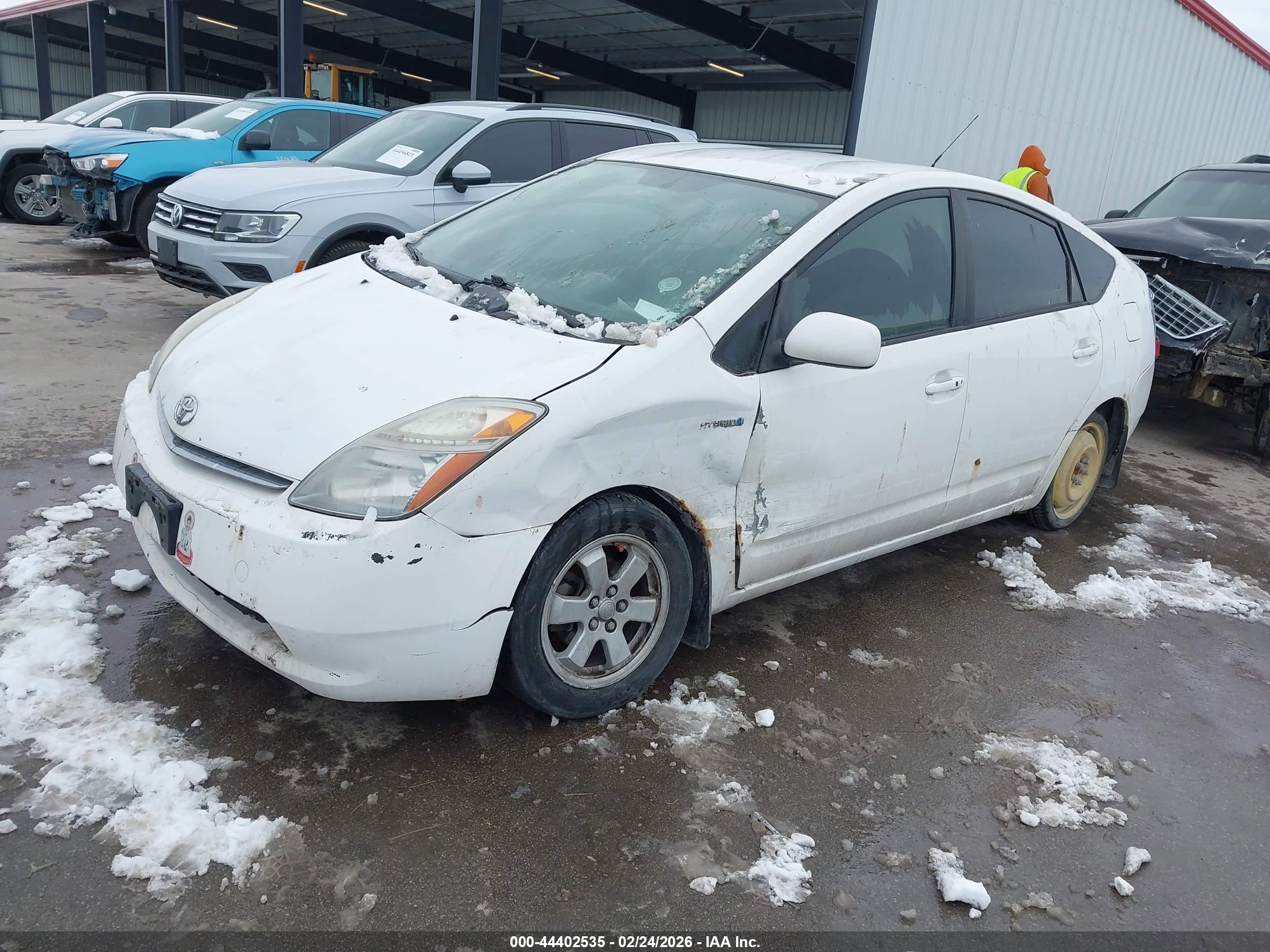 TOYOTA PRIUS image 2