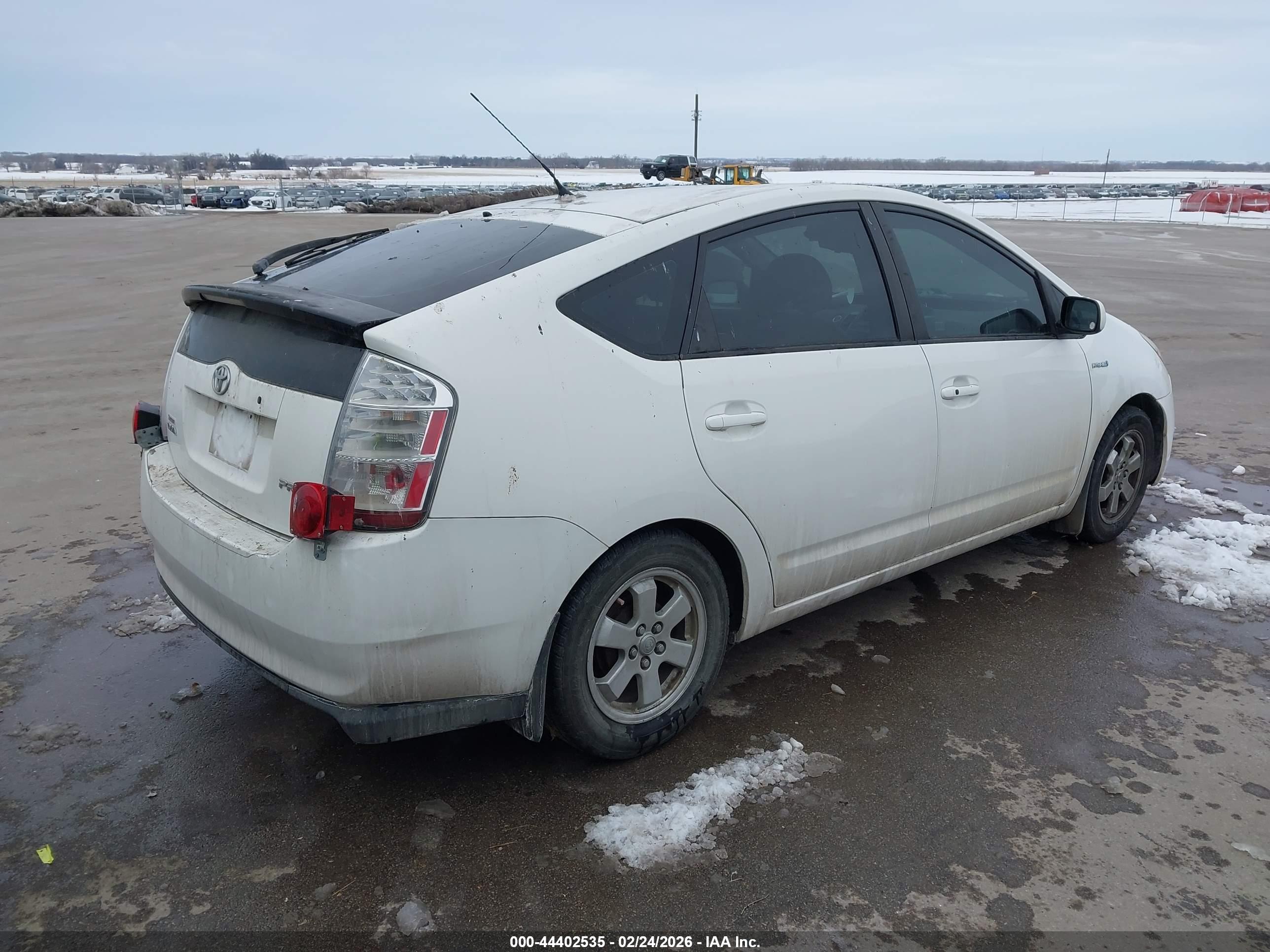 TOYOTA PRIUS image 4