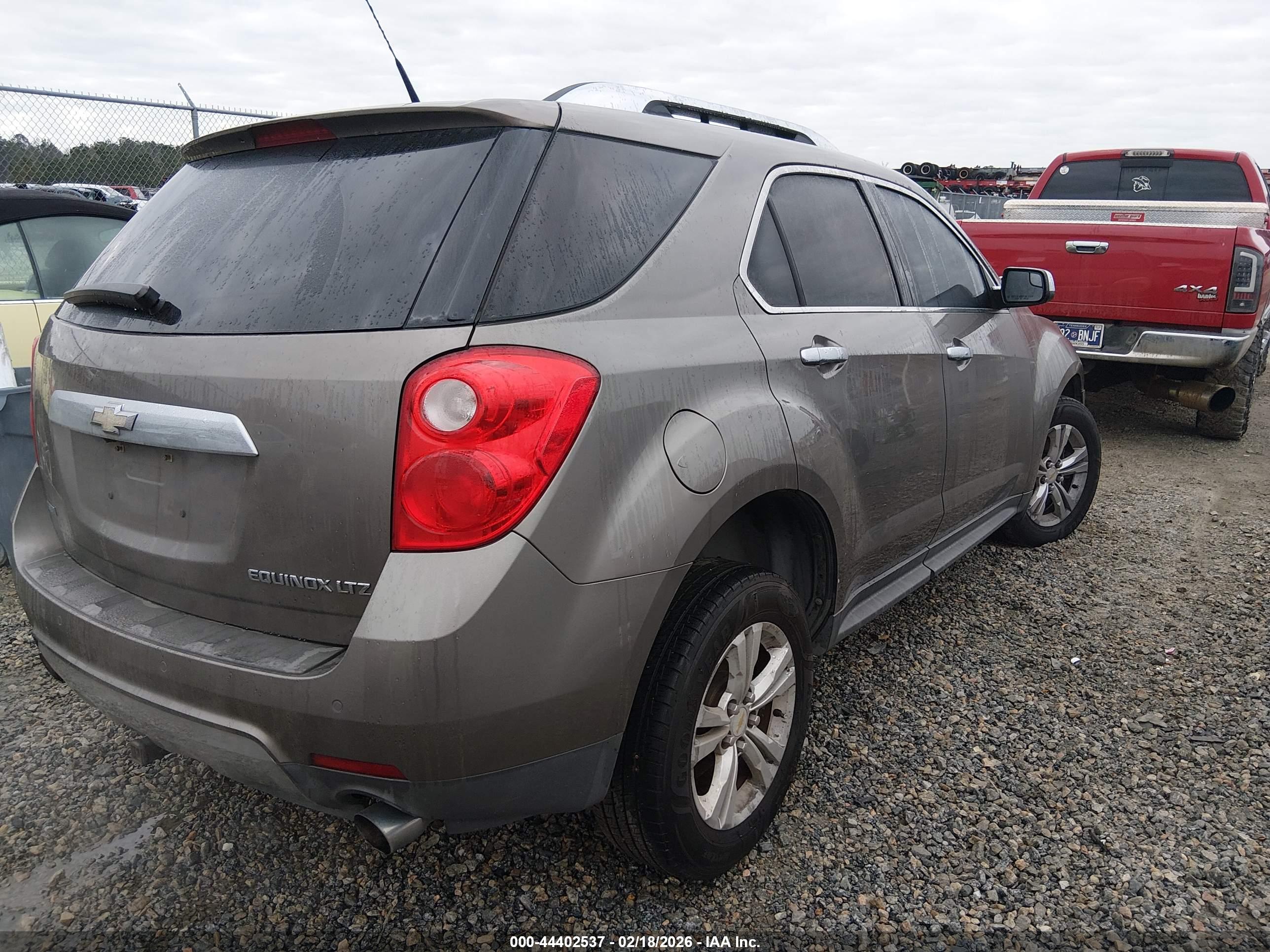 CHEVROLET EQUINOX image 4