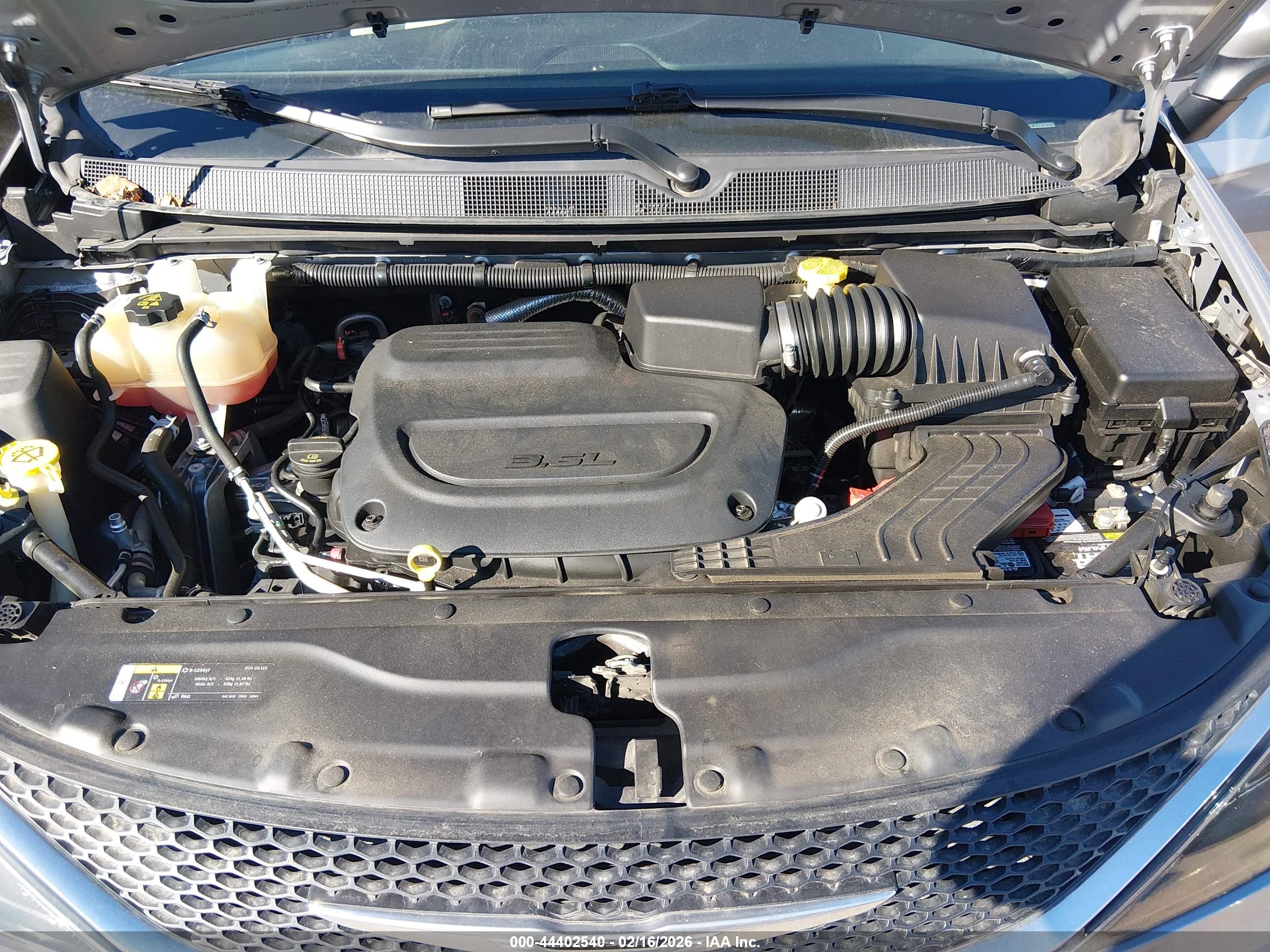 CHRYSLER VOYAGER image 10