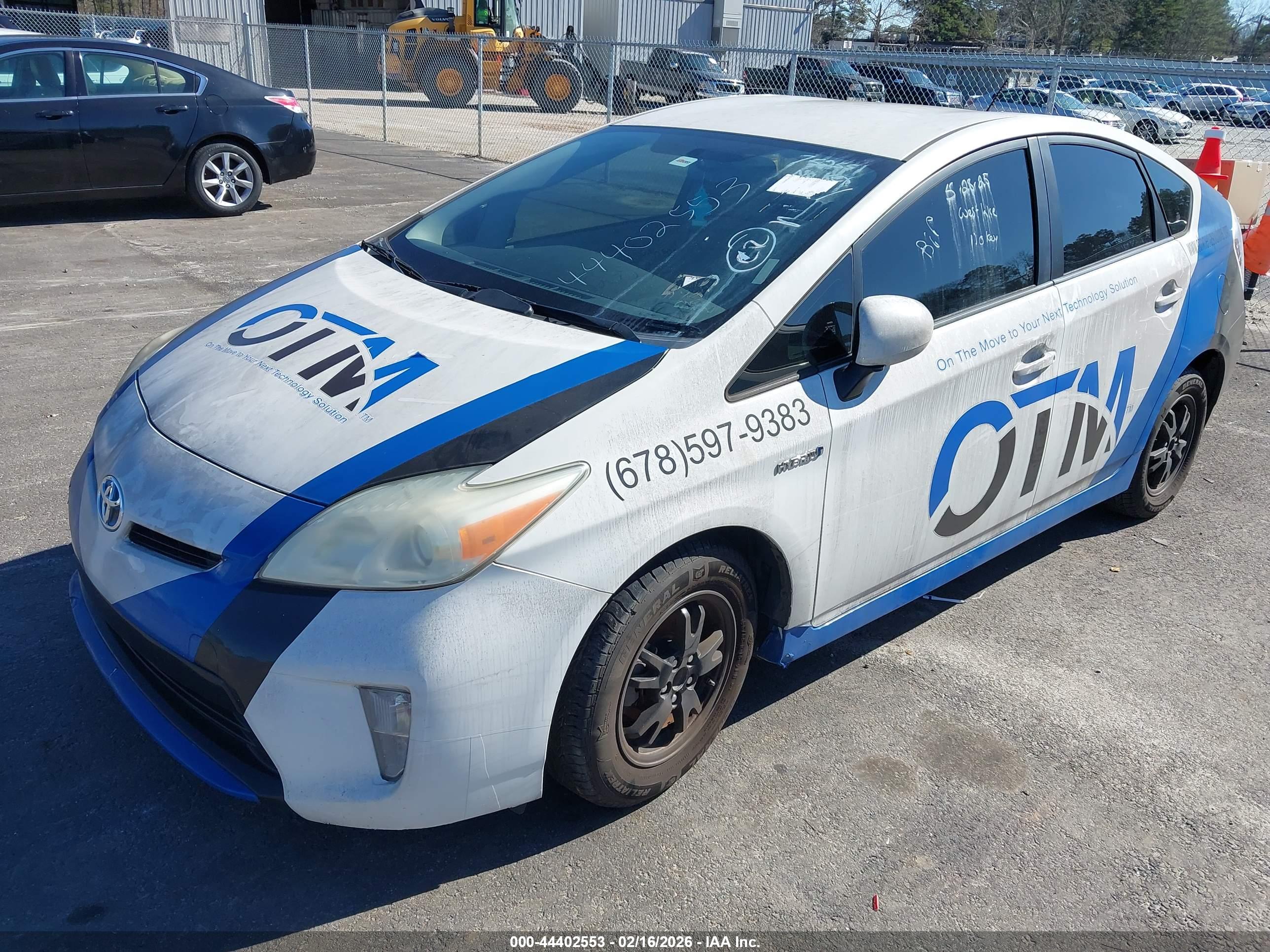TOYOTA PRIUS image 2