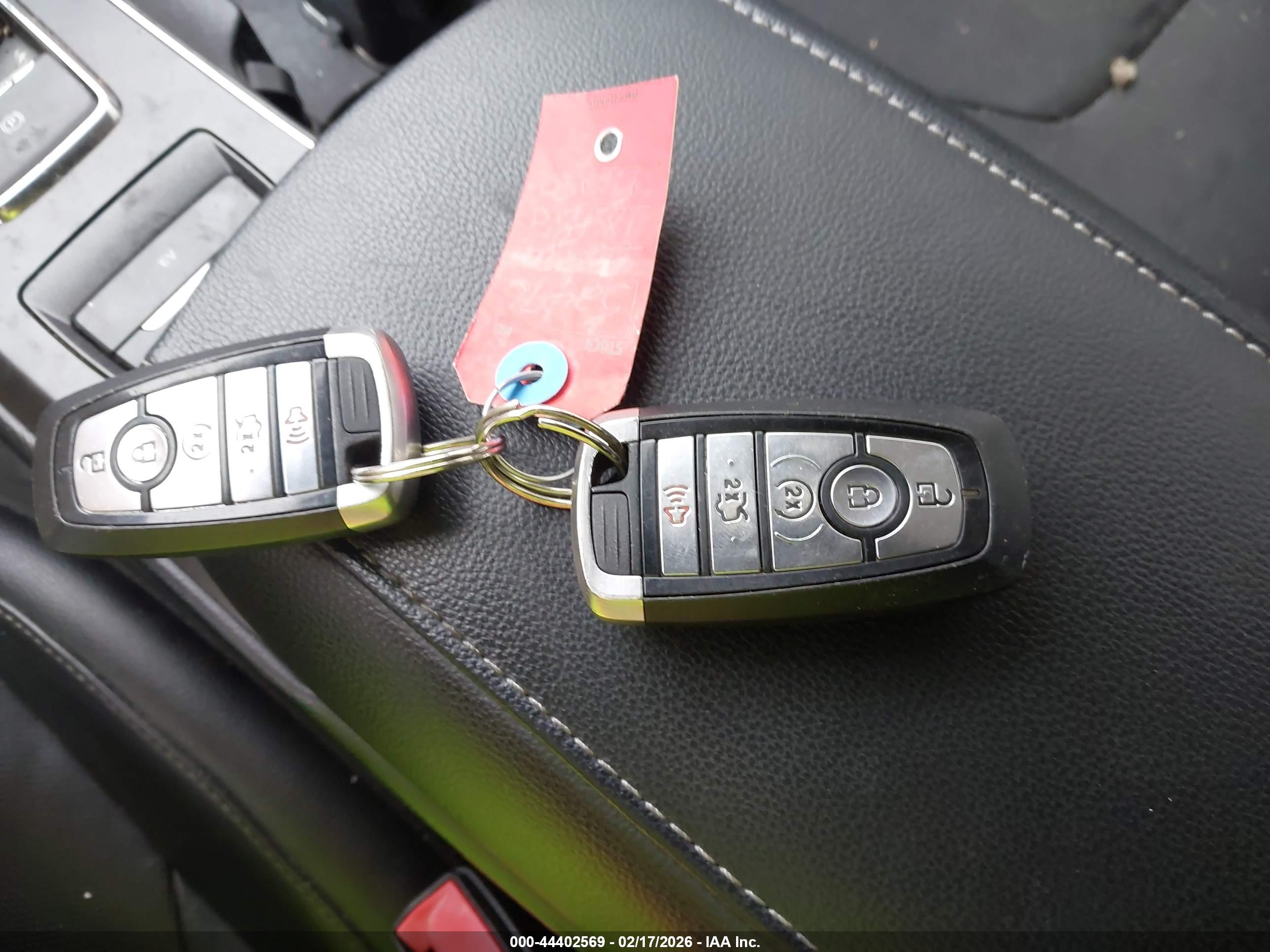 FORD FUSION image 11