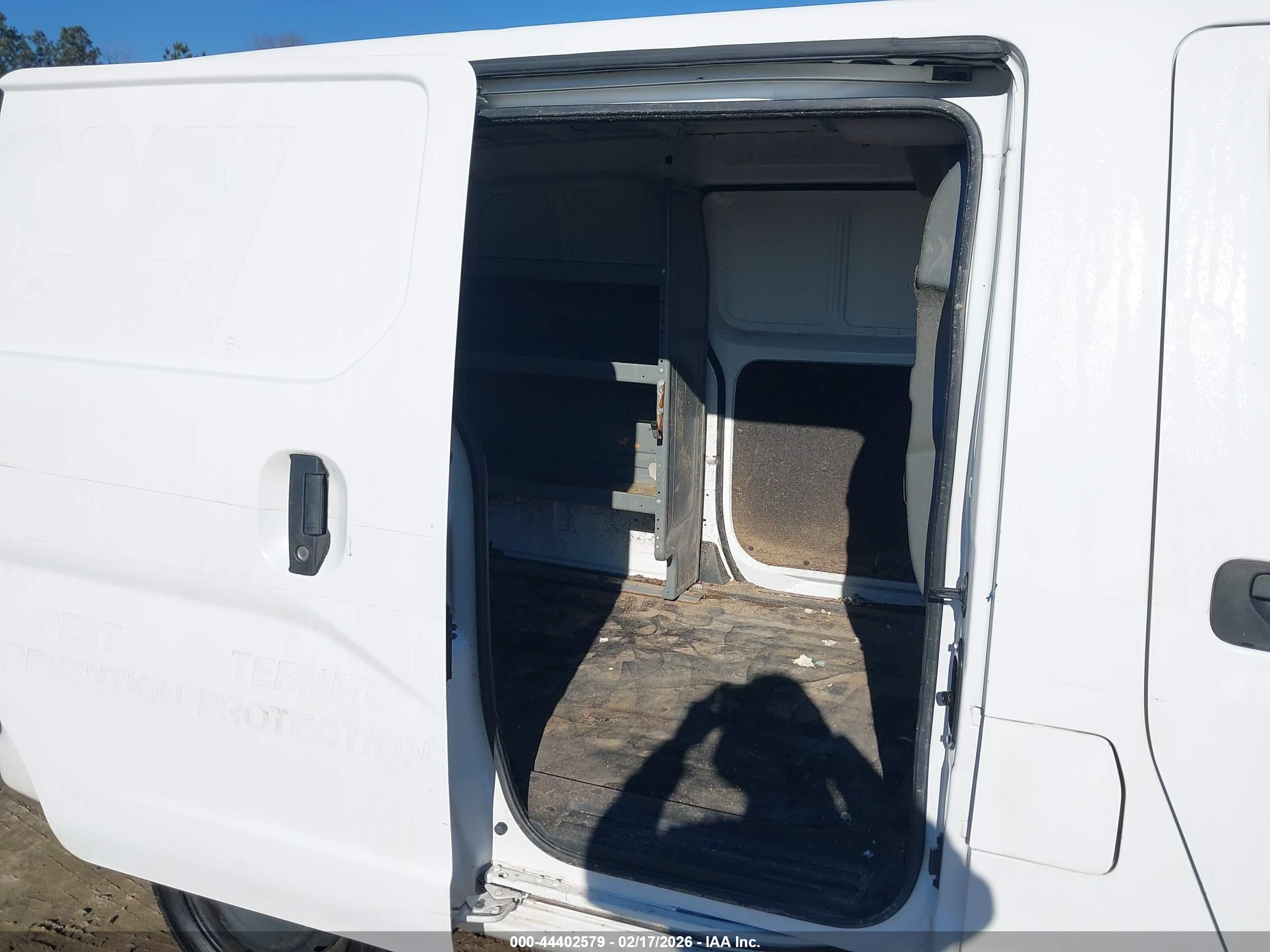 NISSAN NV200 image 8