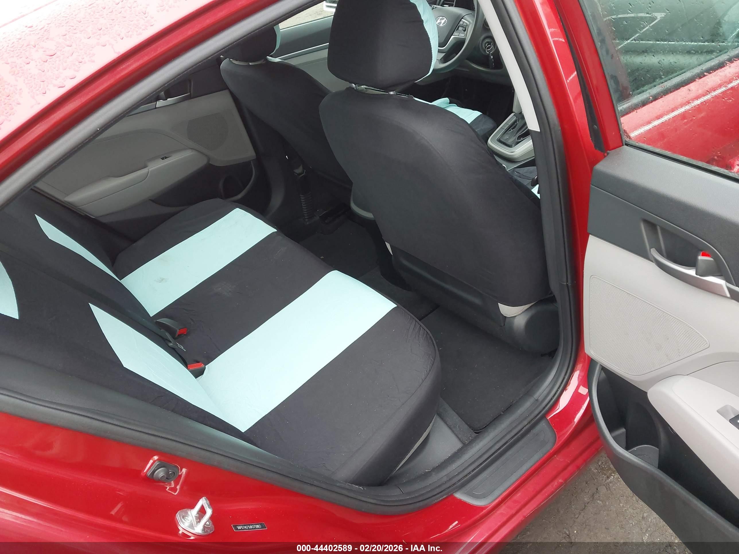 HYUNDAI ELANTRA image 8