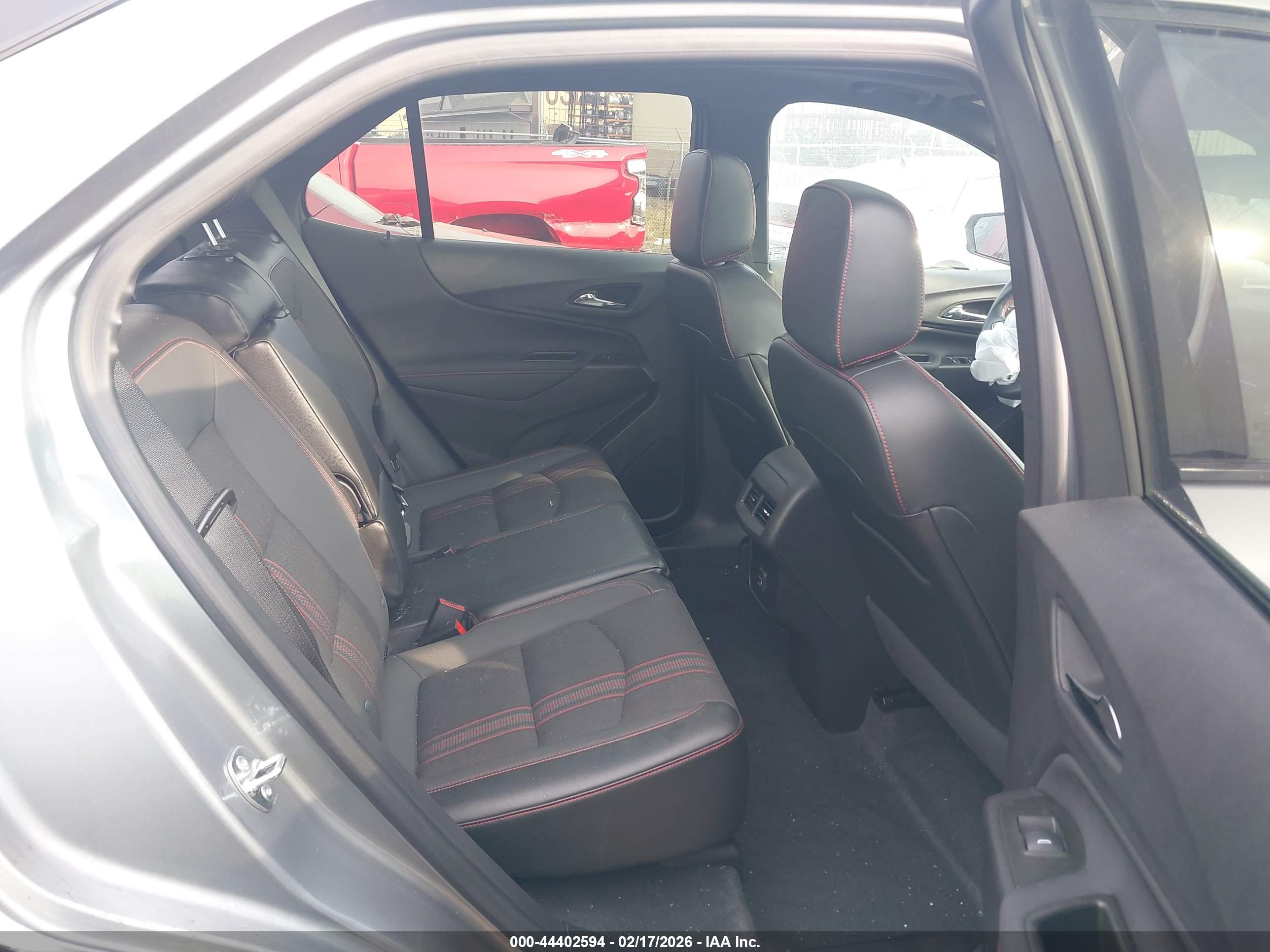 CHEVROLET EQUINOX image 8