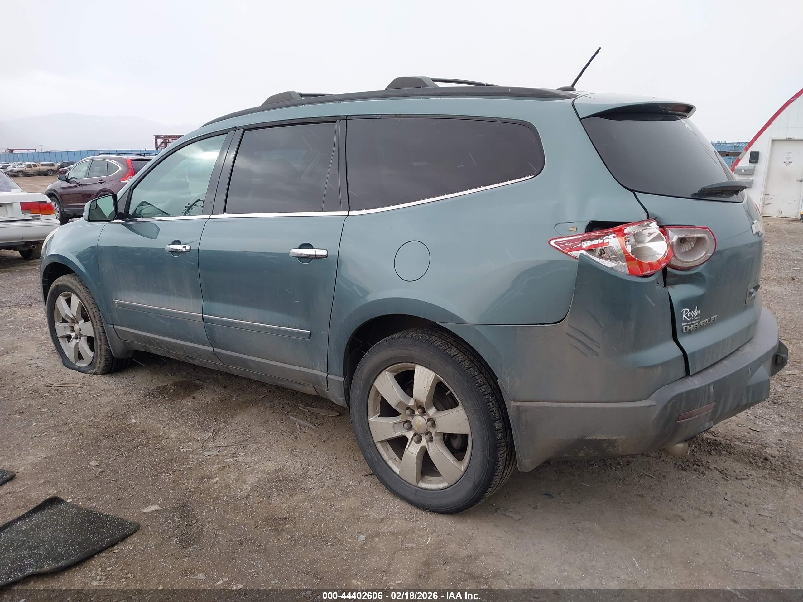 CHEVROLET TRAVERSE image 3