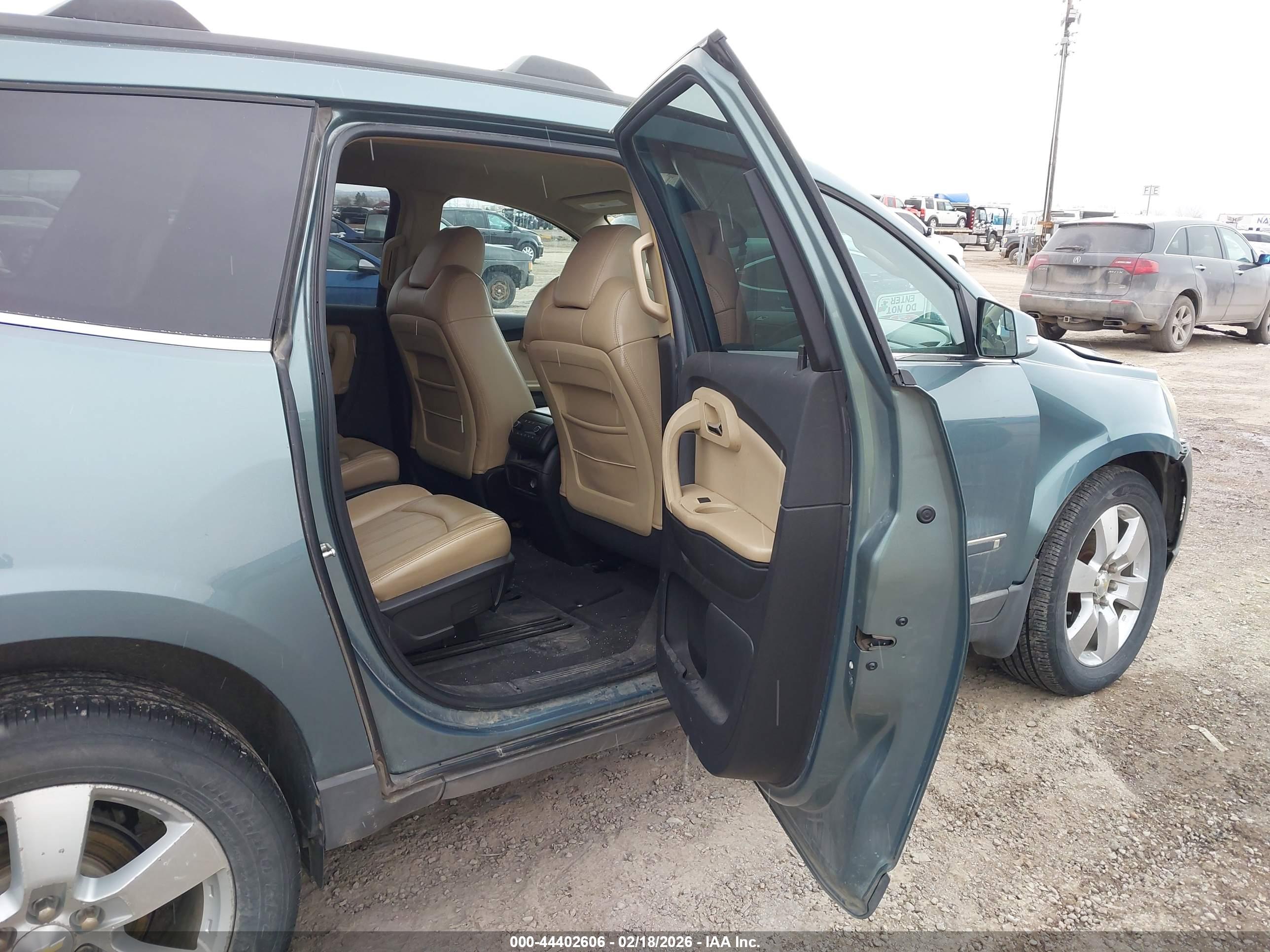 CHEVROLET TRAVERSE image 8