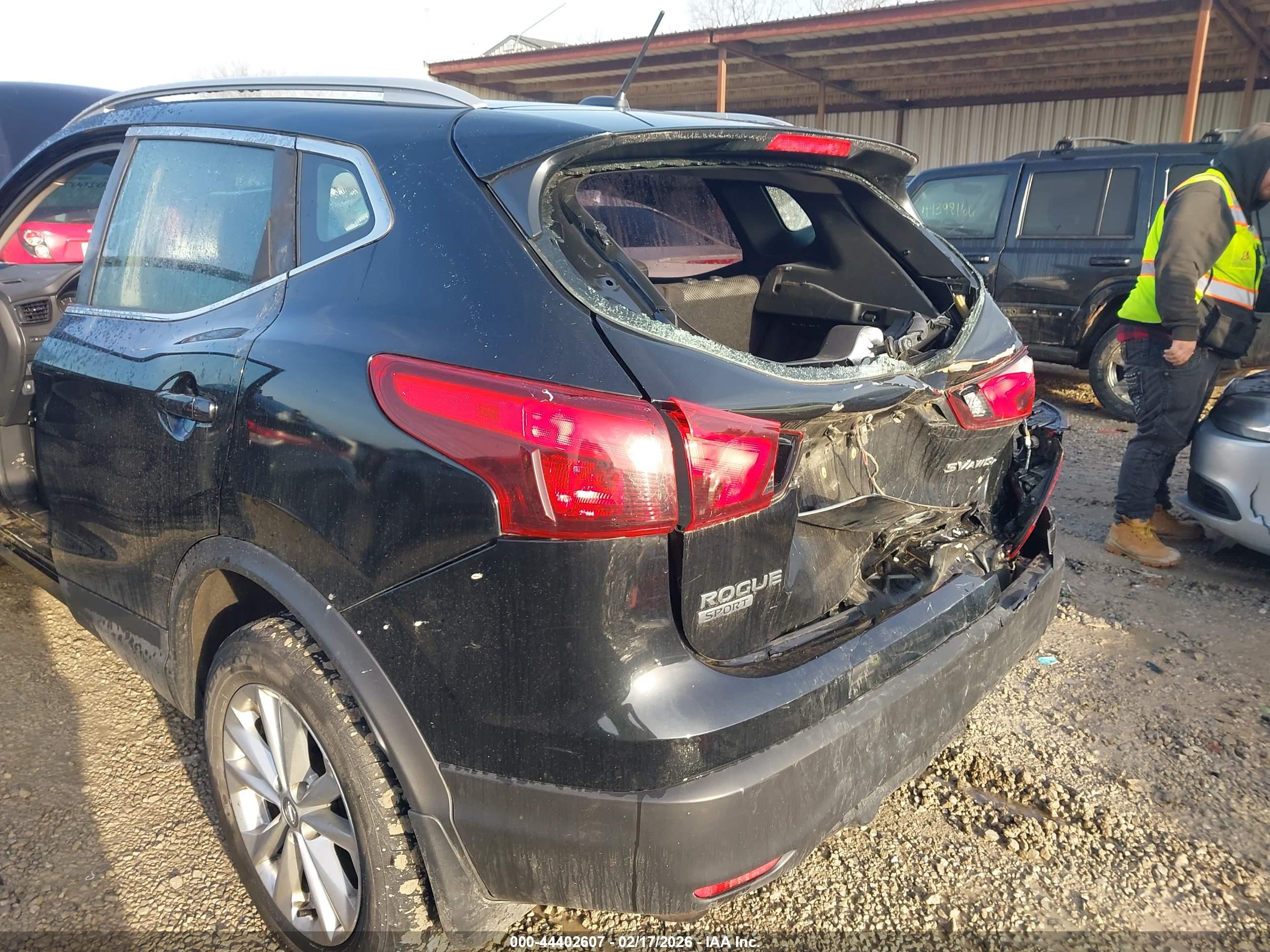 NISSAN ROGUE image 6