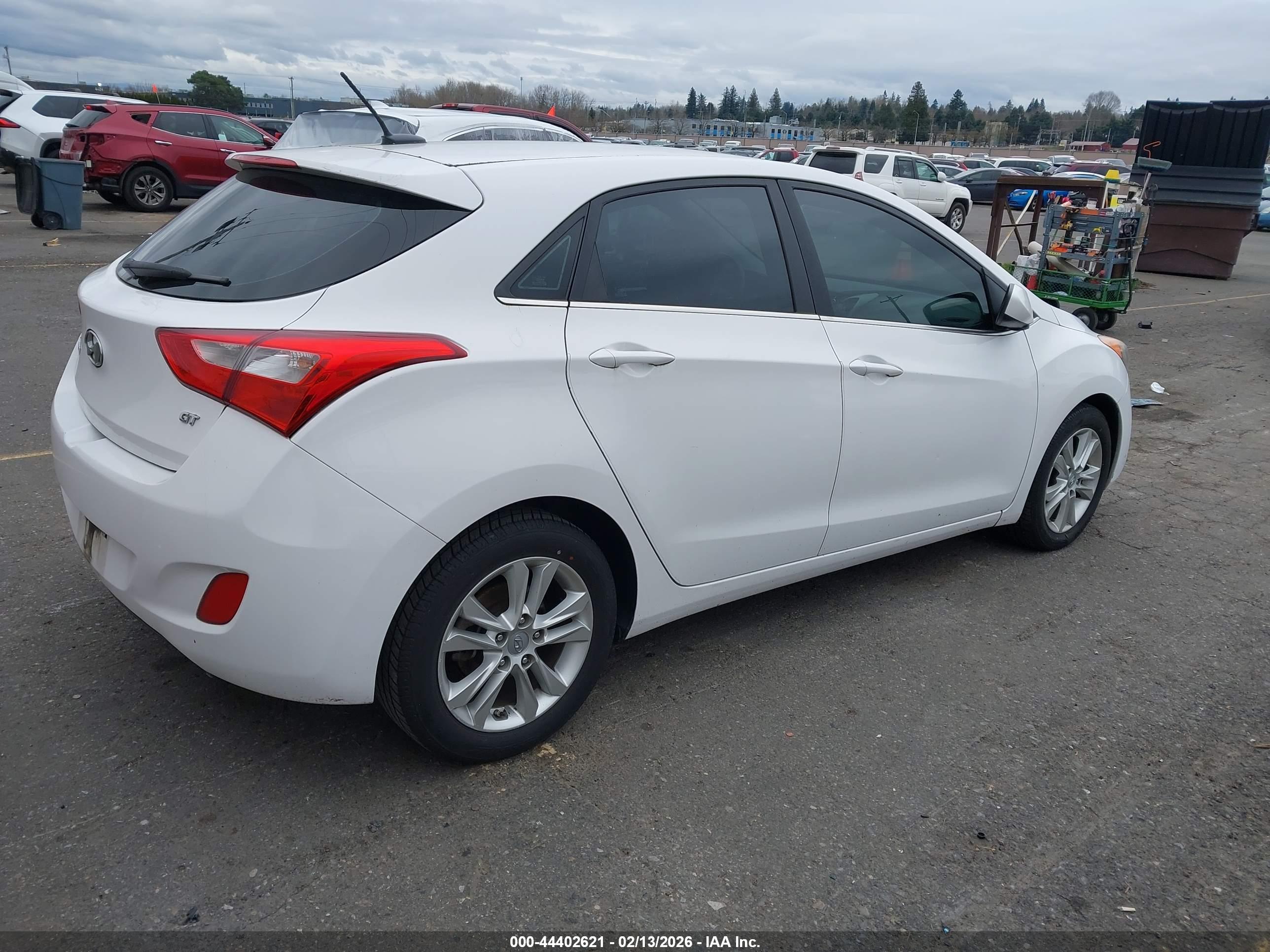 HYUNDAI ELANTRA image 4