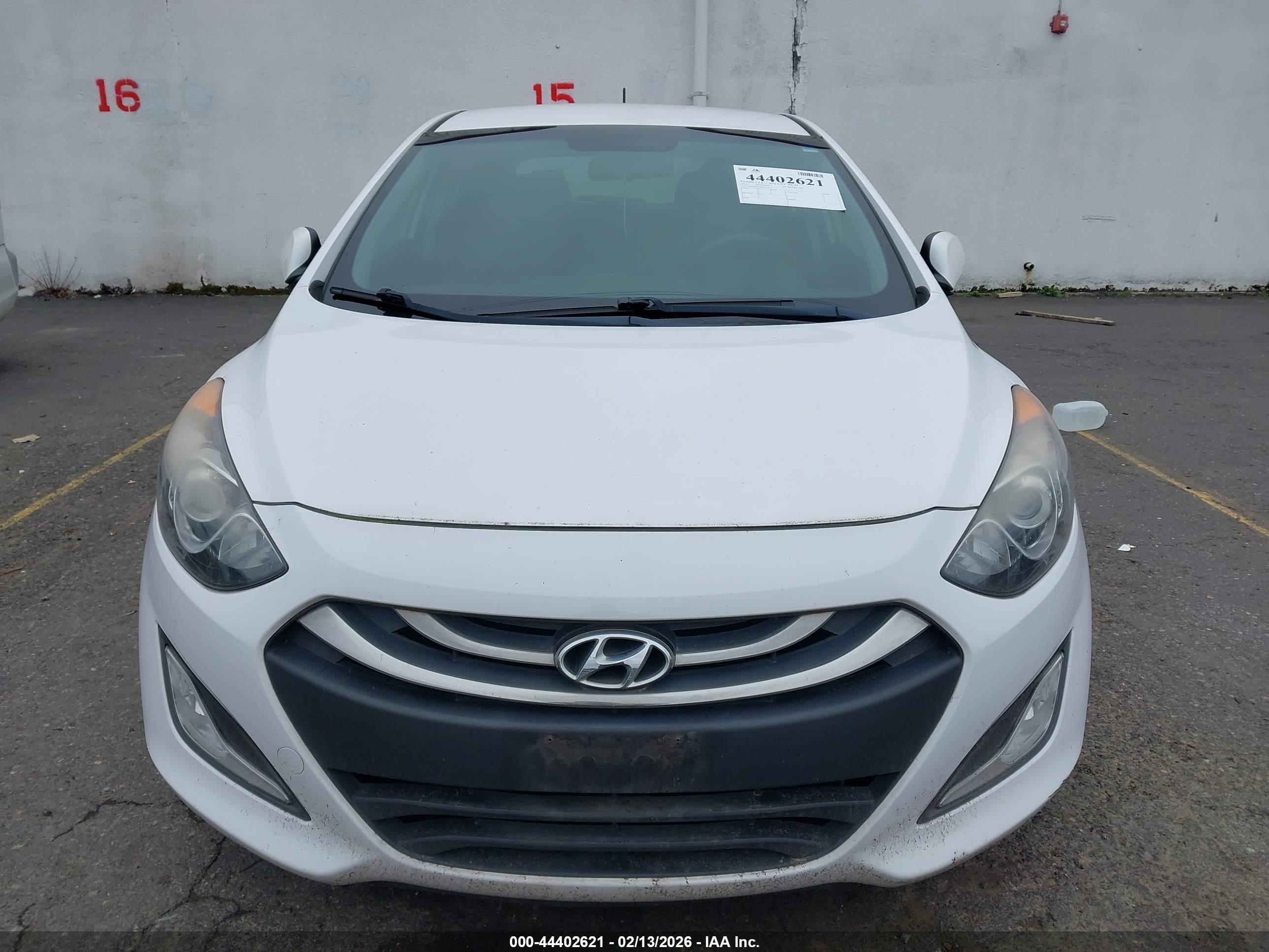 HYUNDAI ELANTRA image 6
