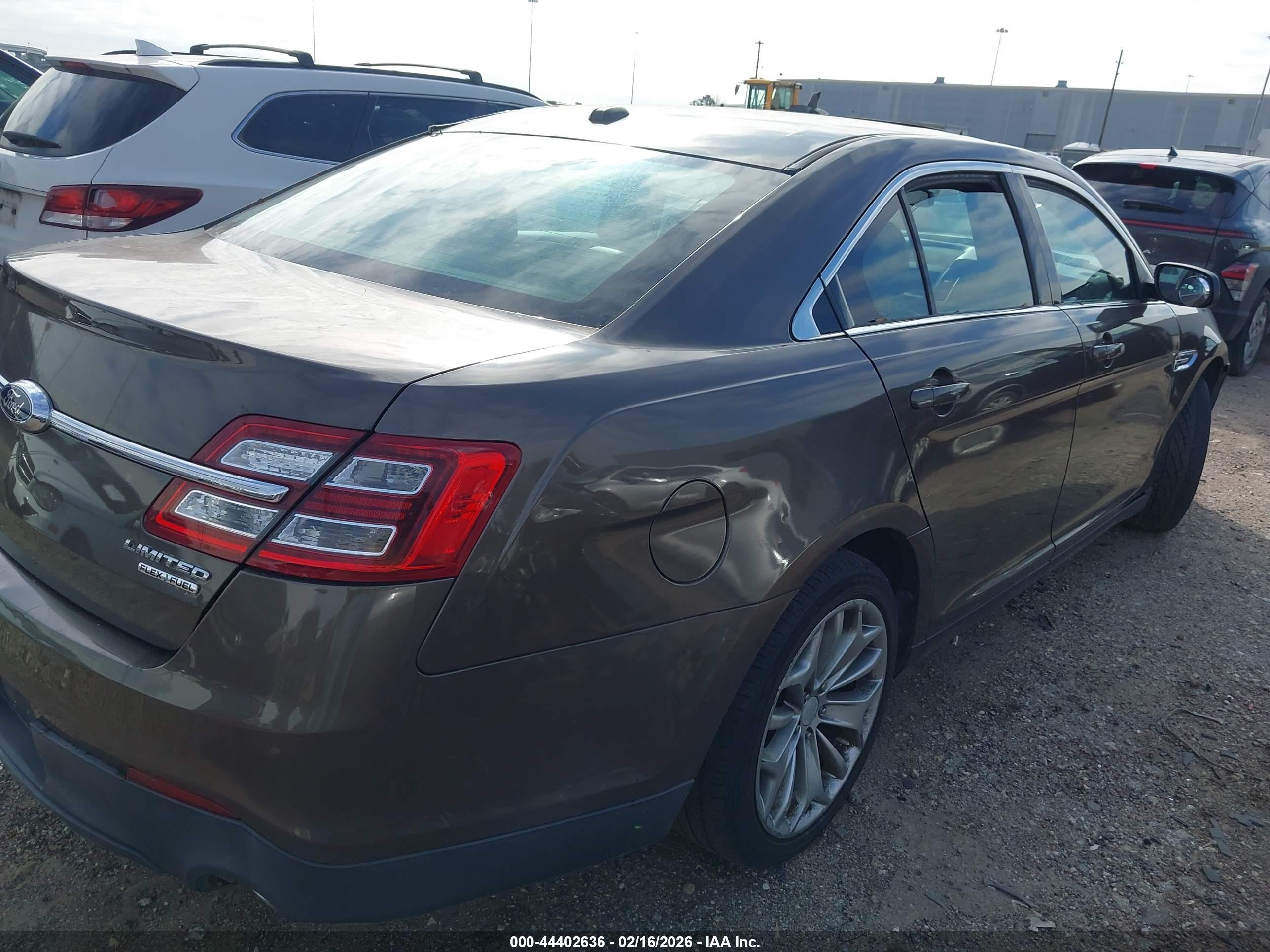 FORD TAURUS image 4