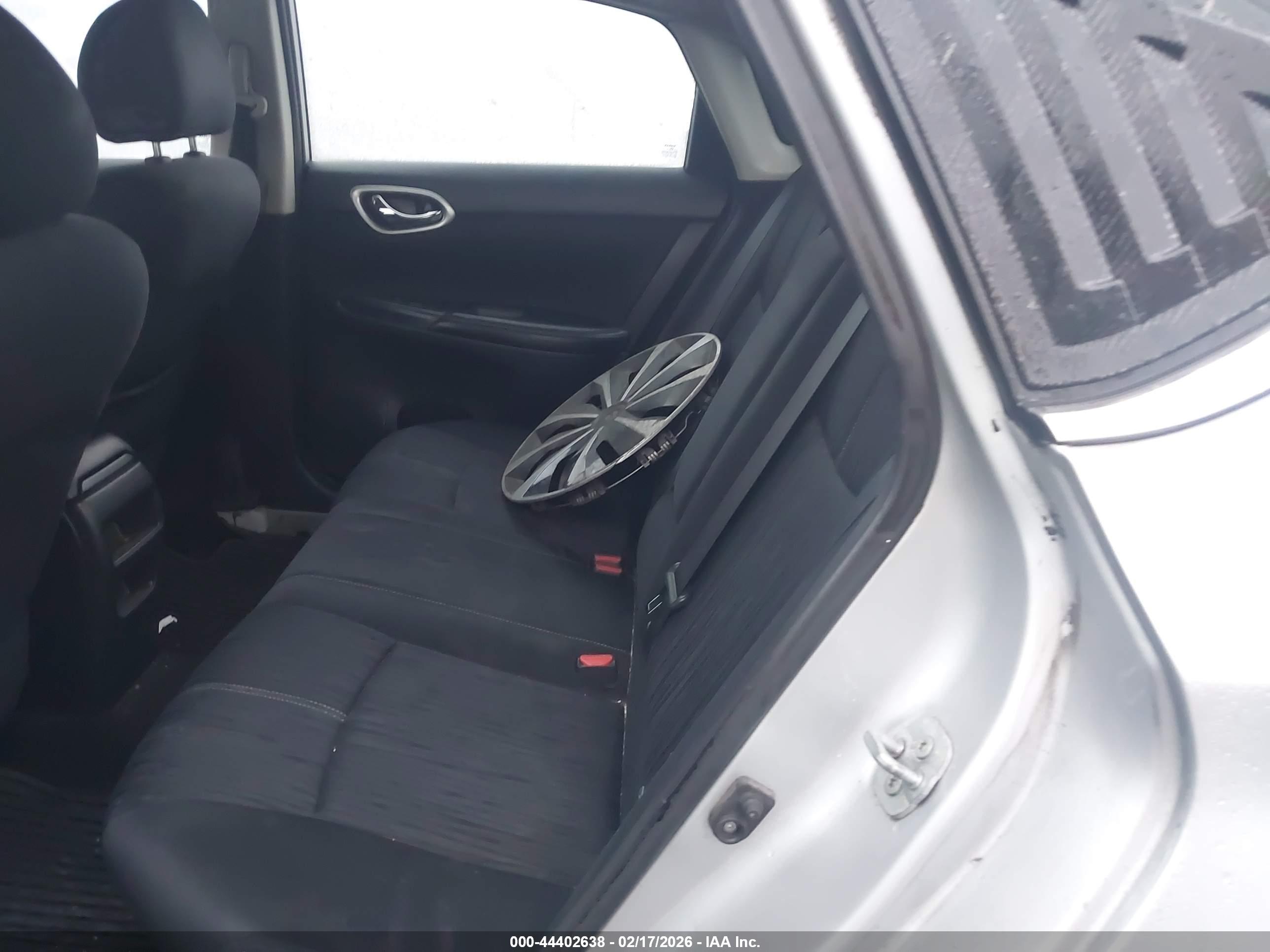 NISSAN SENTRA image 8