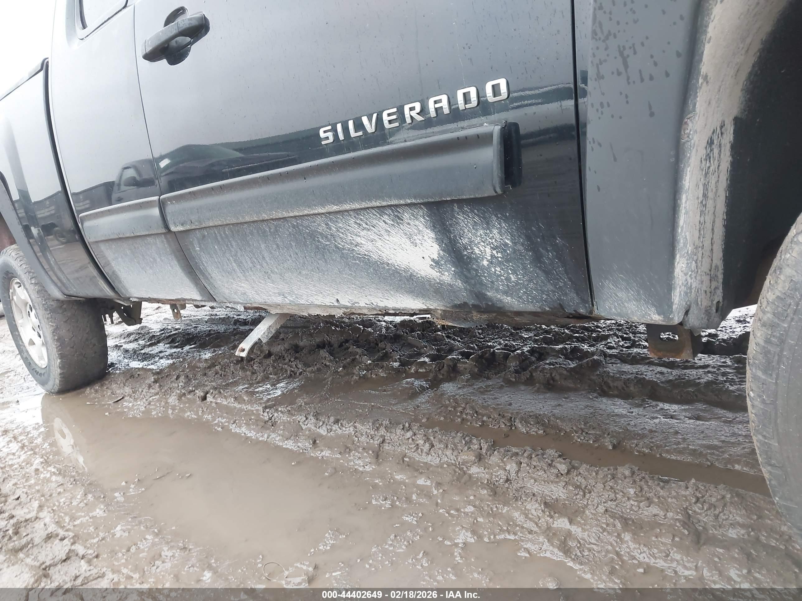 CHEVROLET SILVERADO image 6