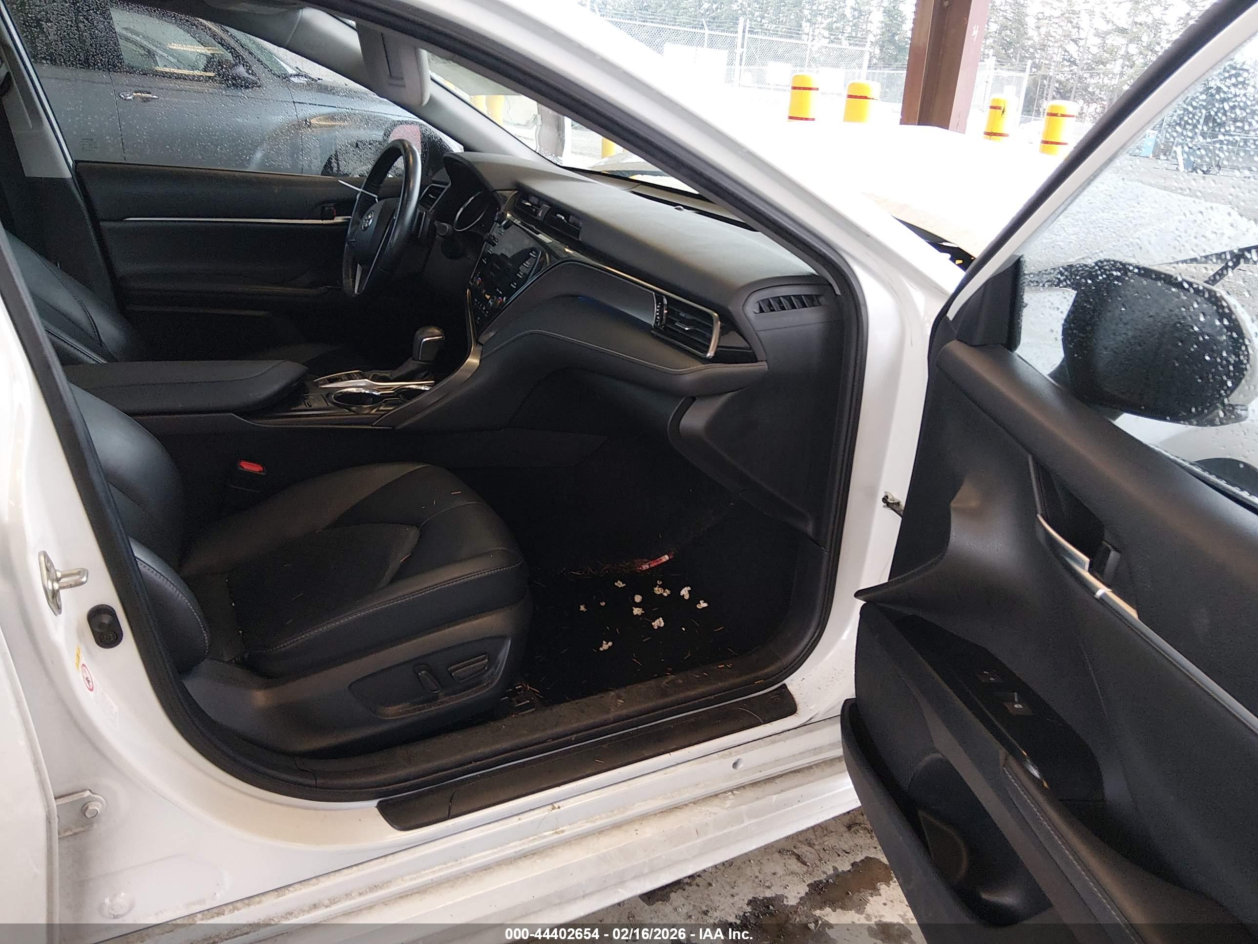 TOYOTA CAMRY image 5
