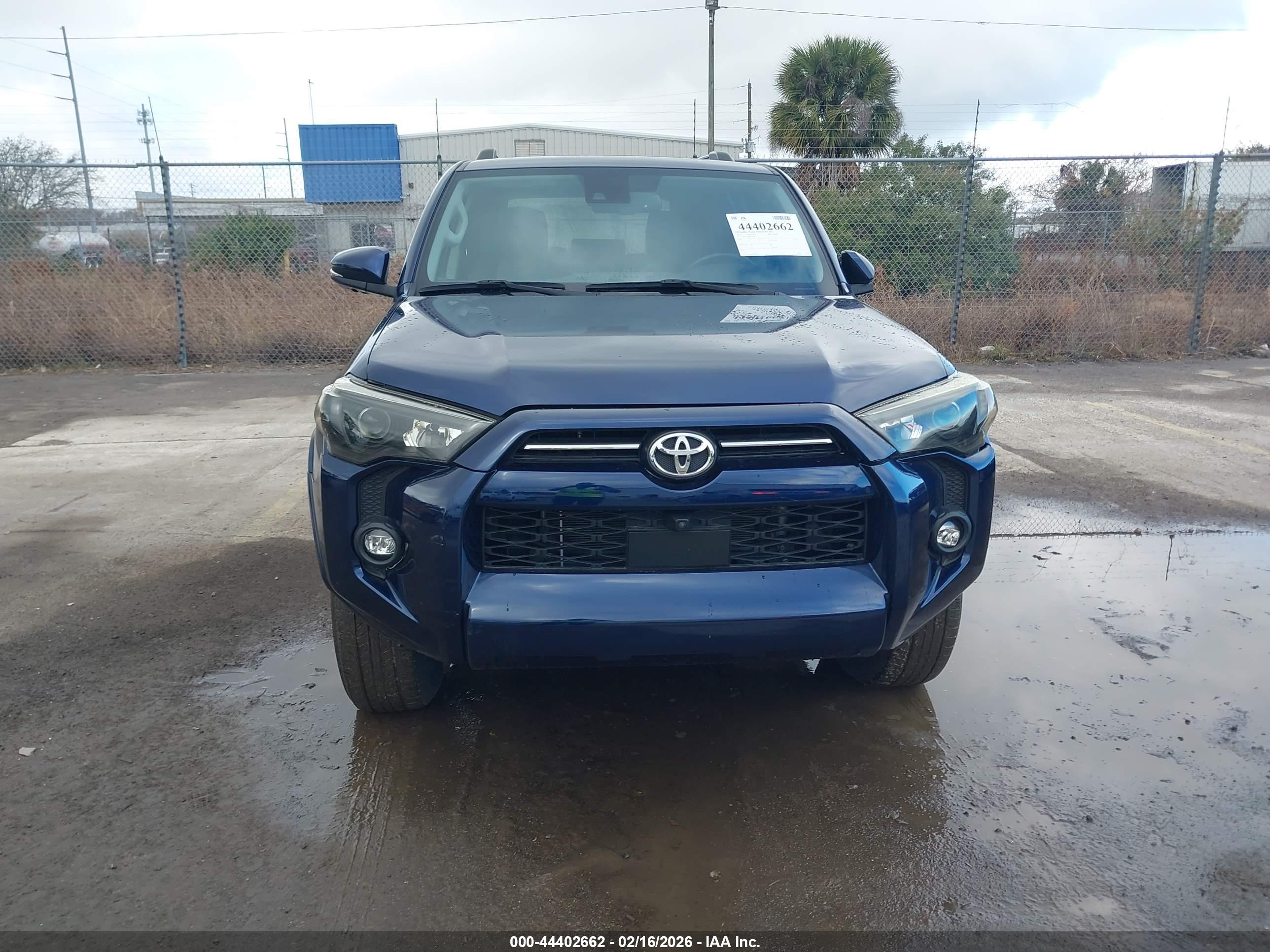 TOYOTA 4RUNNER image 6
