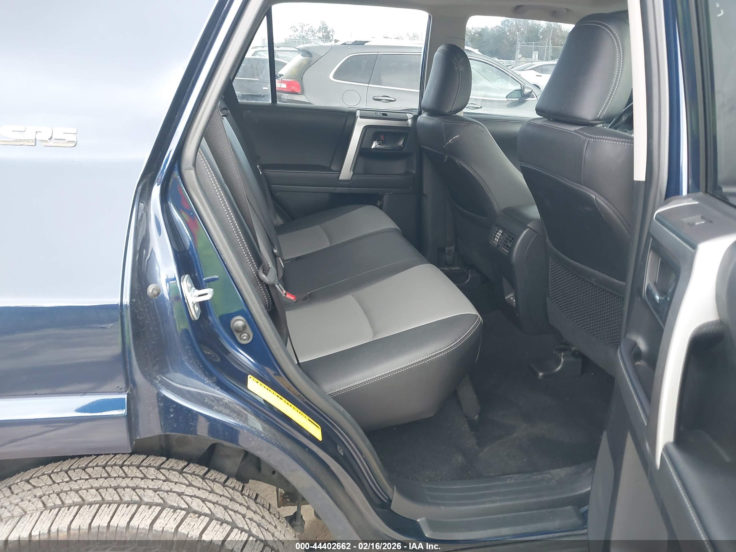 TOYOTA 4RUNNER image 8