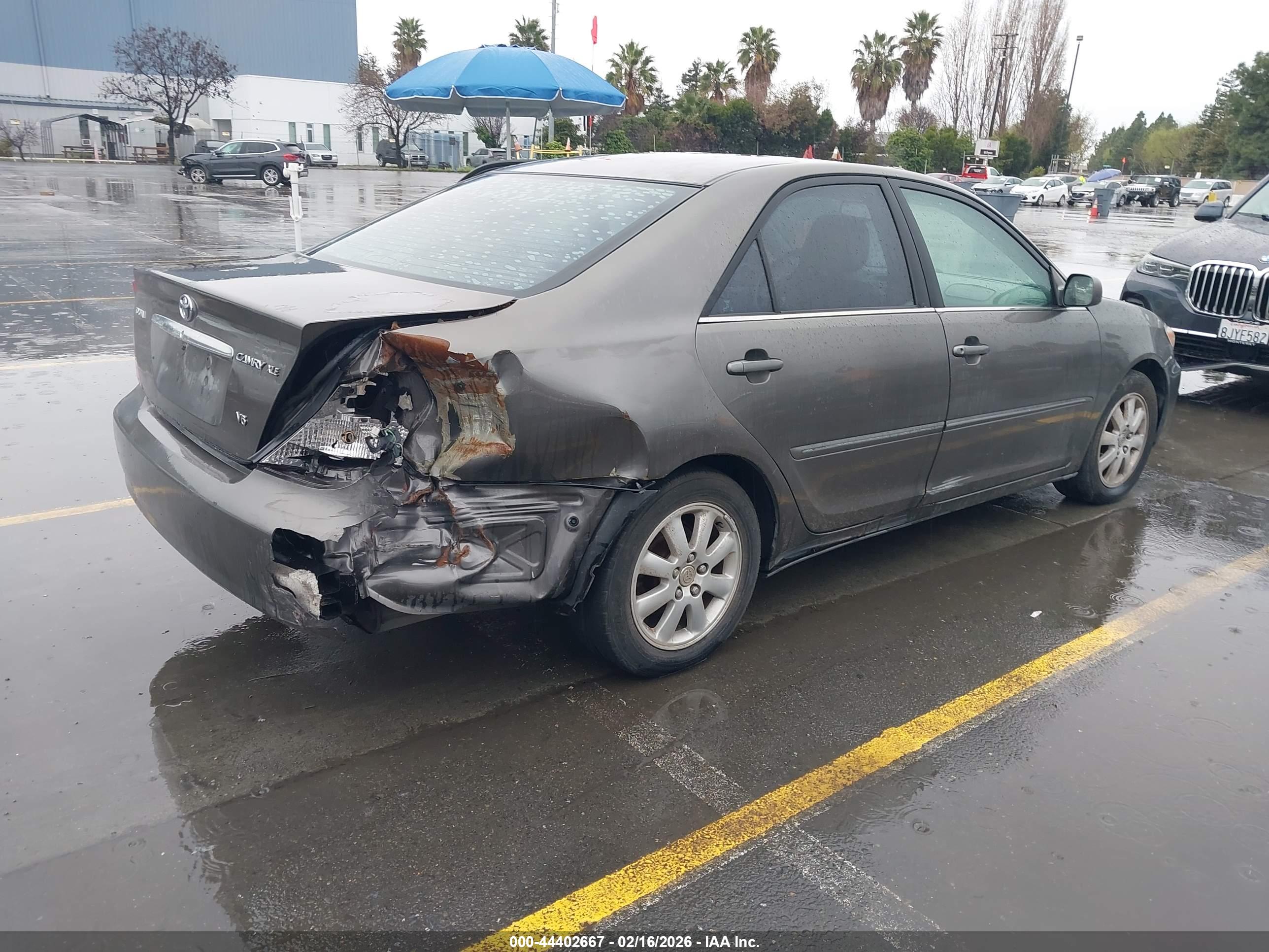 TOYOTA CAMRY image 4