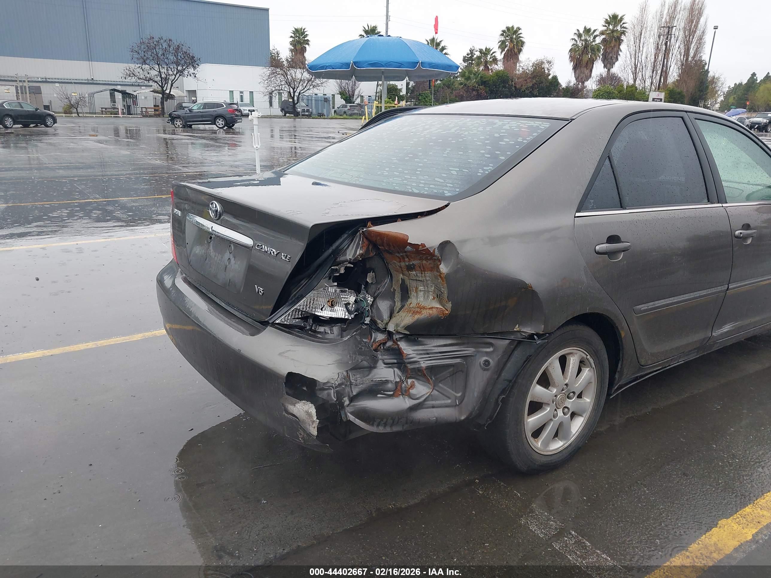 TOYOTA CAMRY image 6
