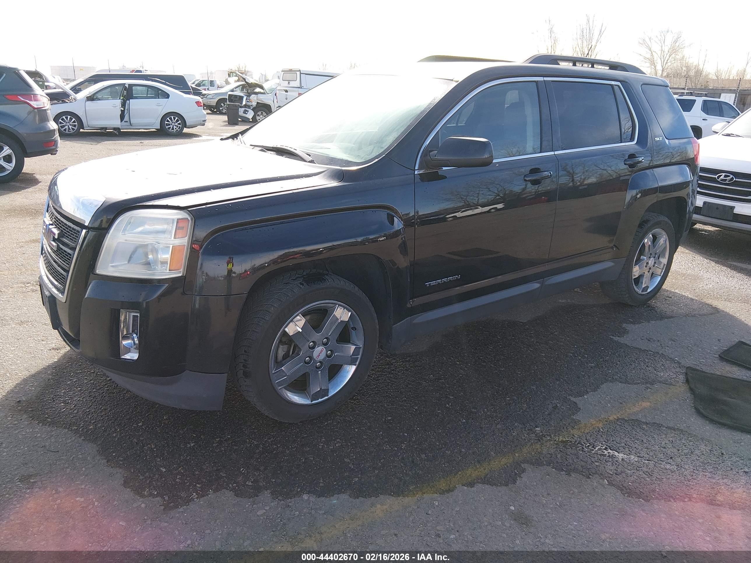 GMC TERRAIN image 2