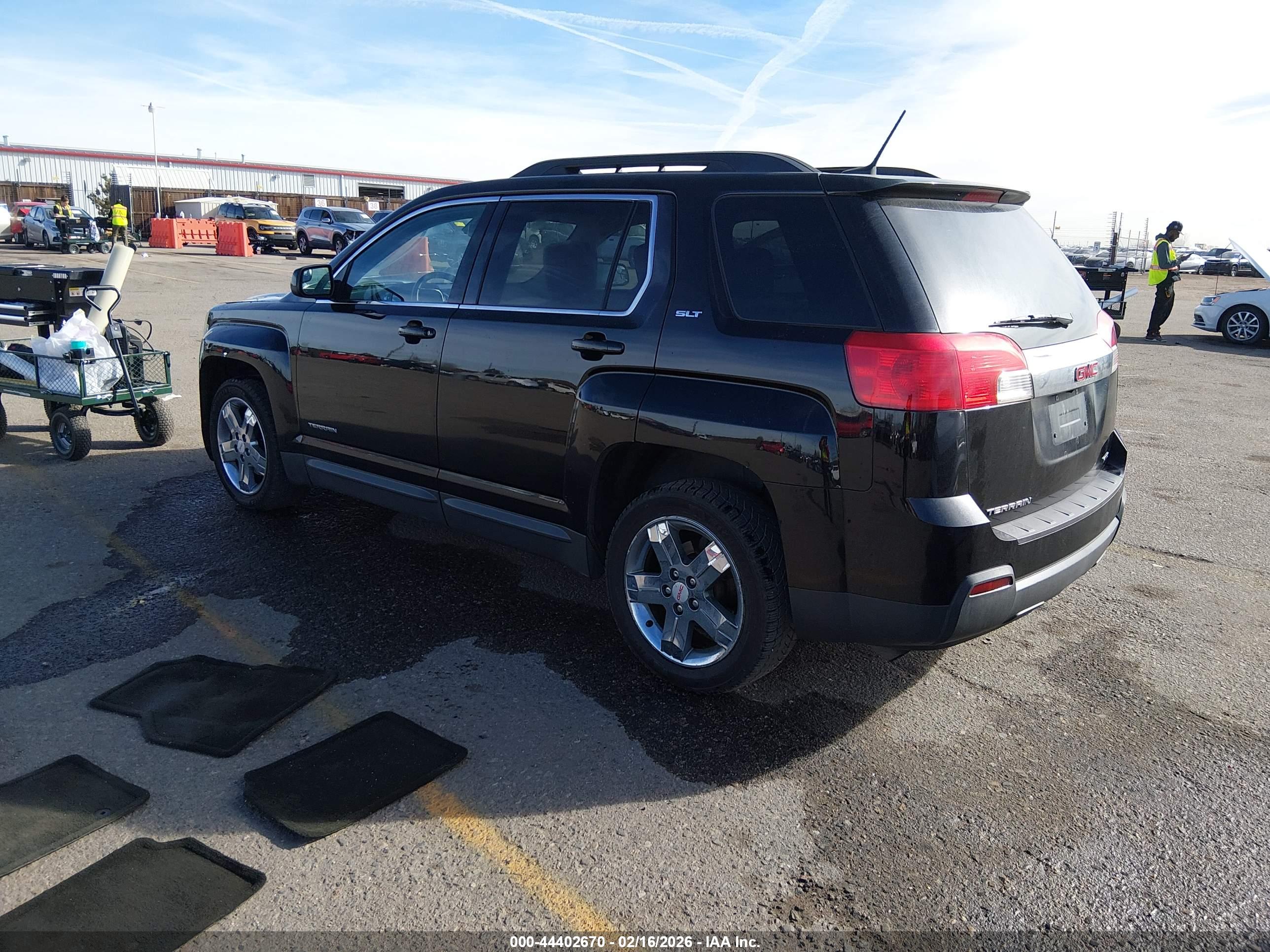 GMC TERRAIN image 3
