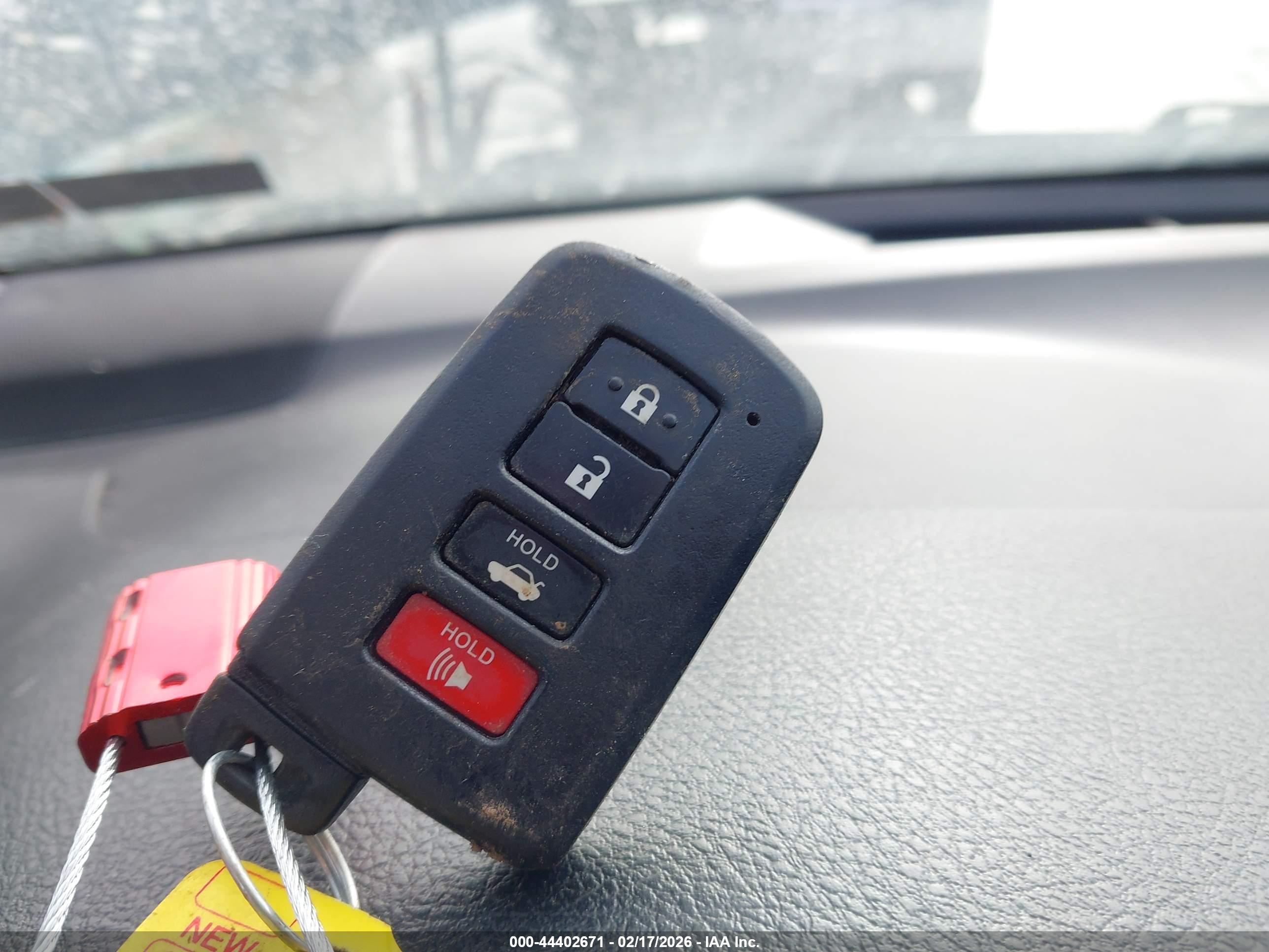 TOYOTA CAMRY image 11