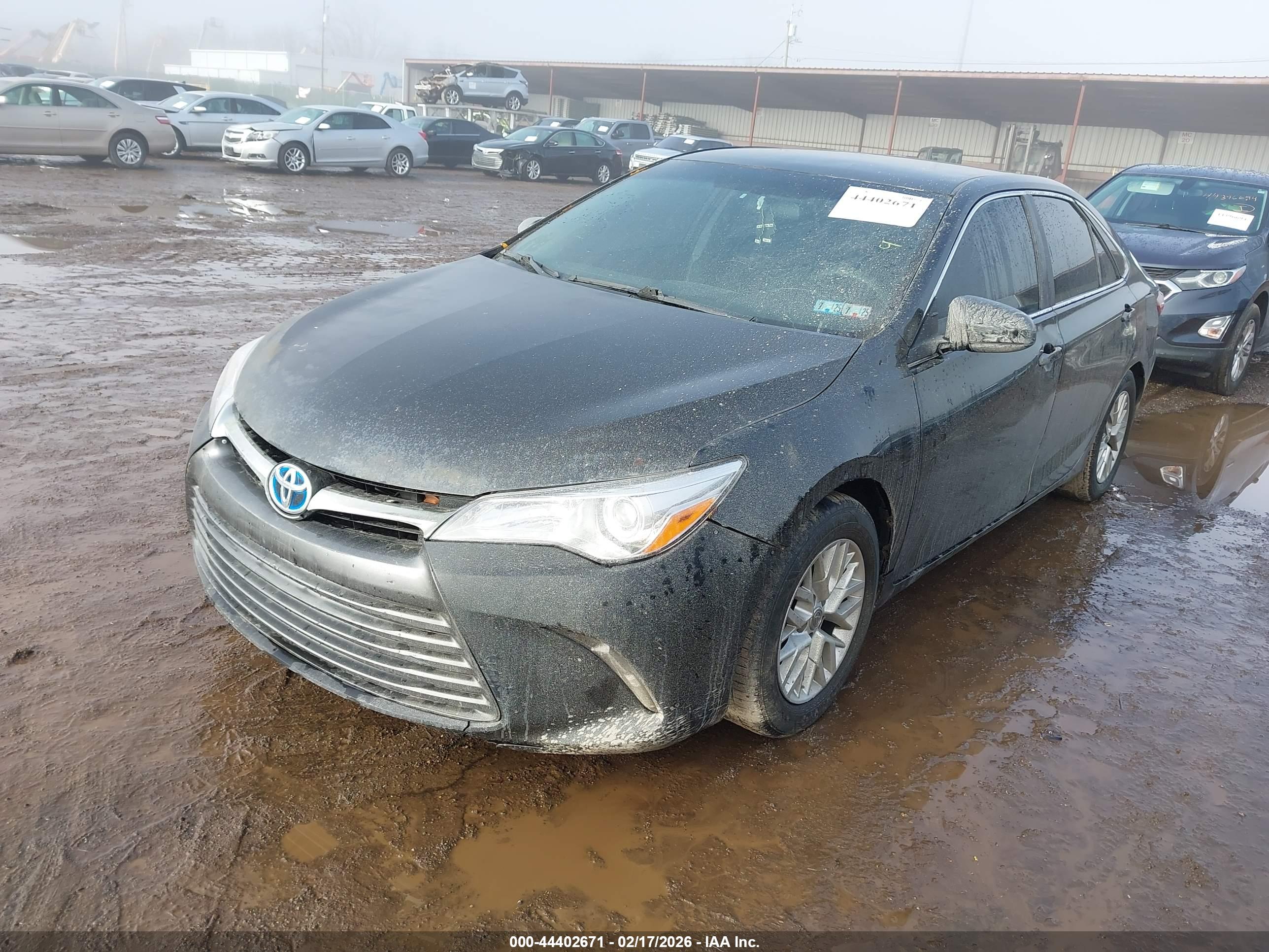 TOYOTA CAMRY image 2