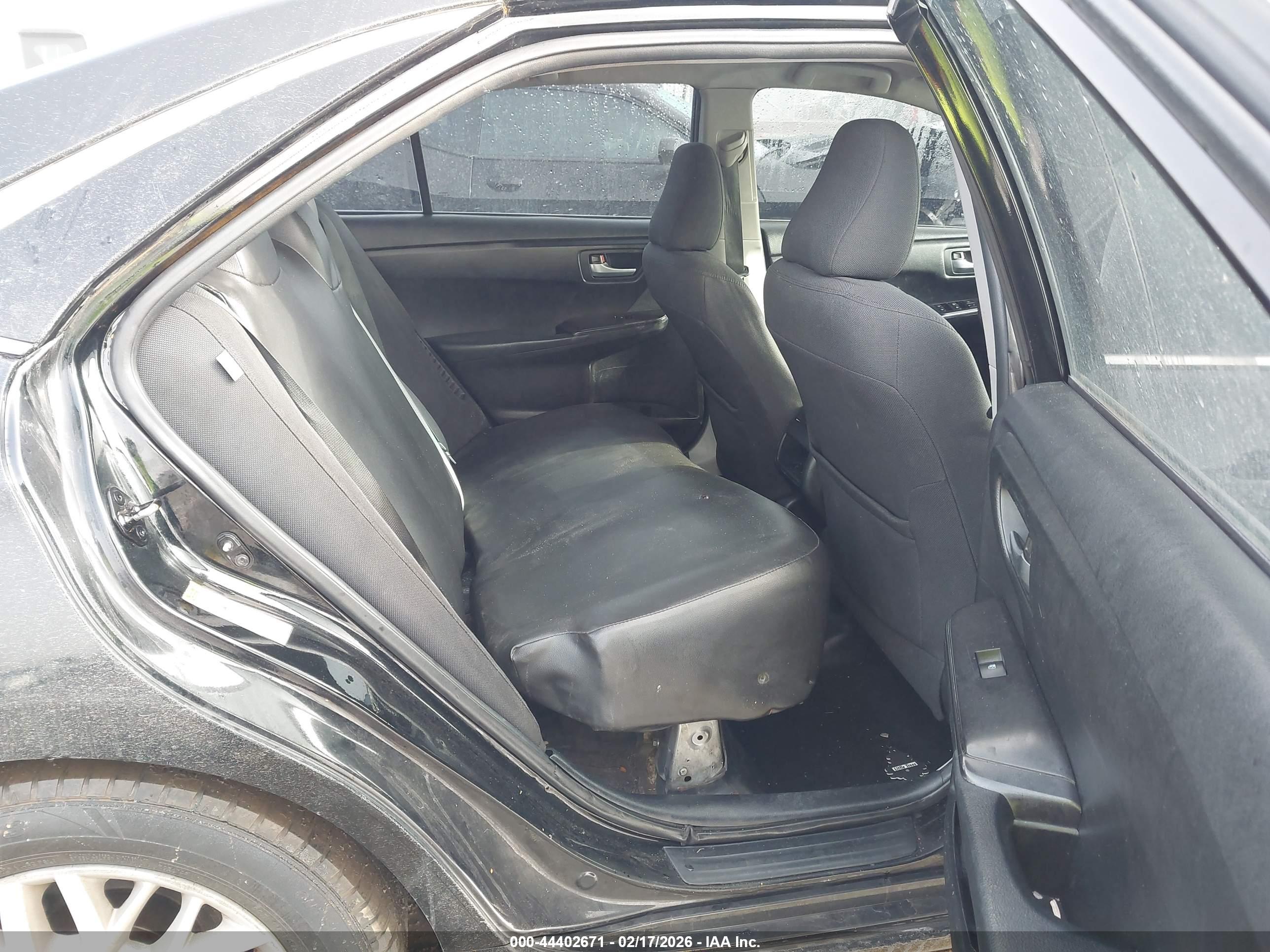 TOYOTA CAMRY image 8