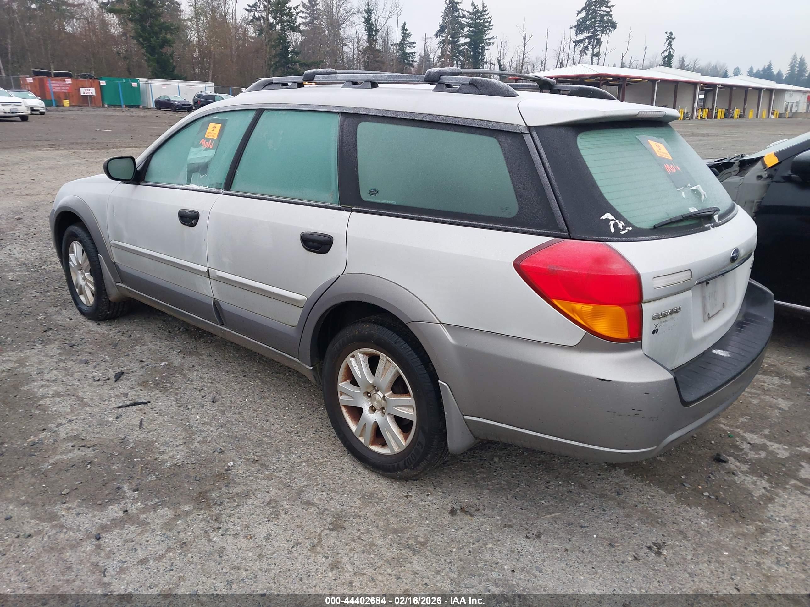 SUBARU OUTBACK image 3