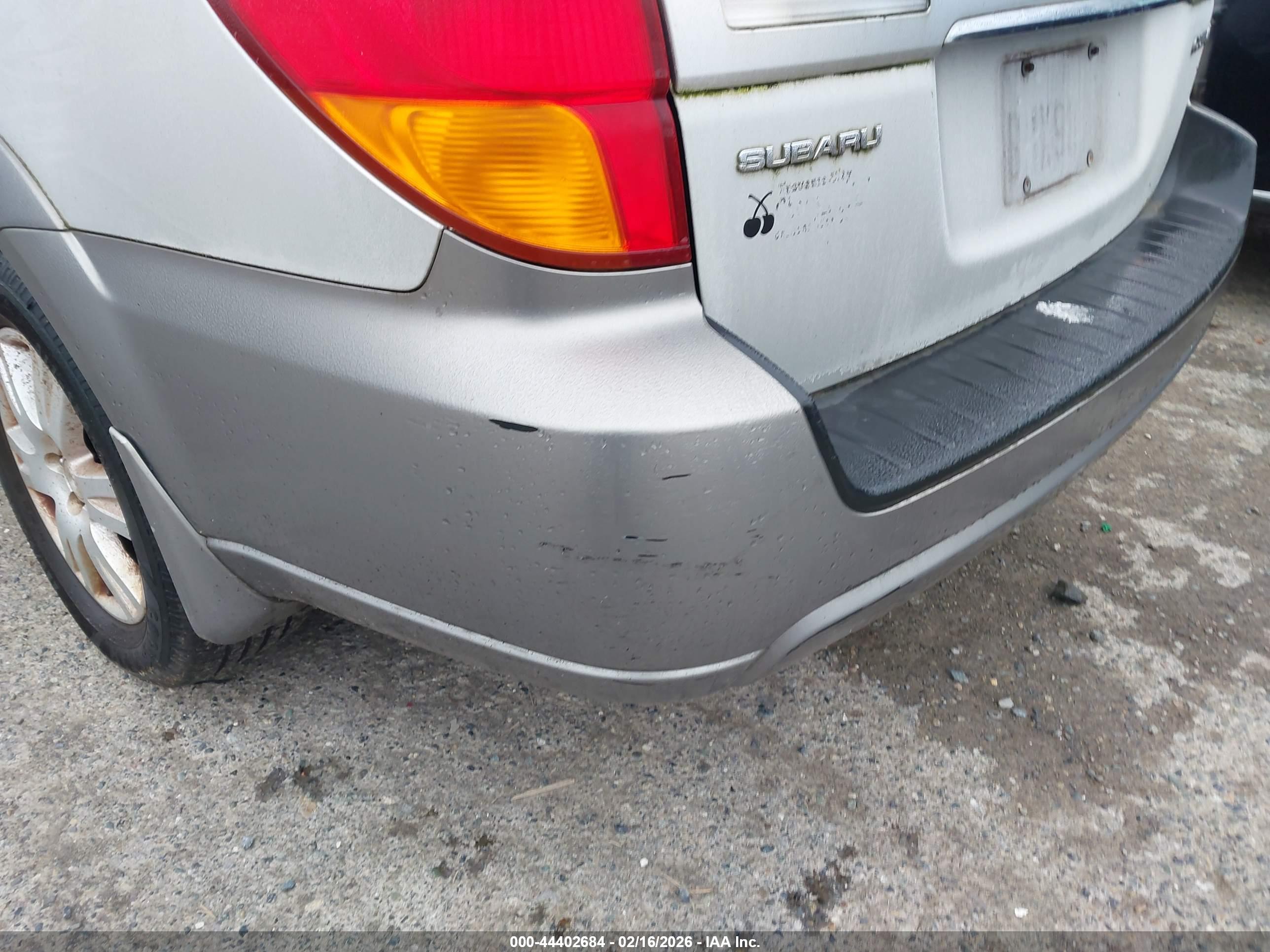 SUBARU OUTBACK image 6