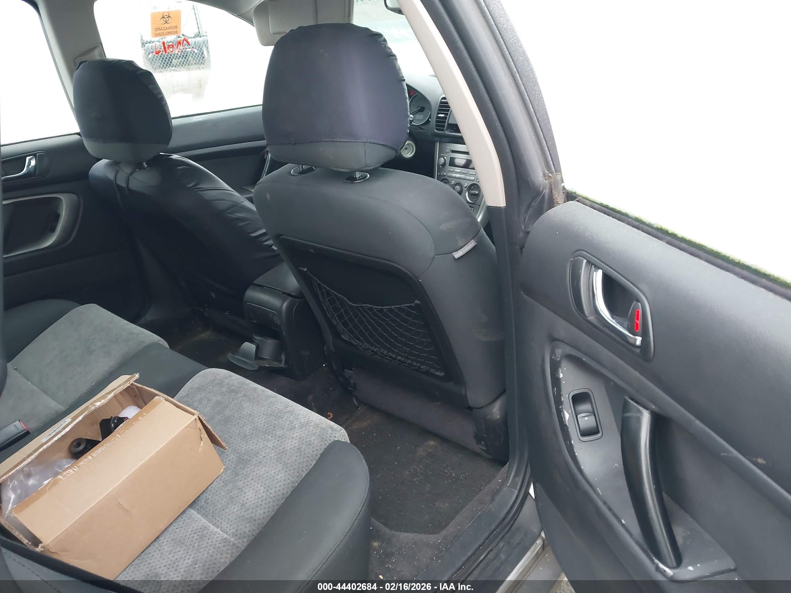 SUBARU OUTBACK image 8