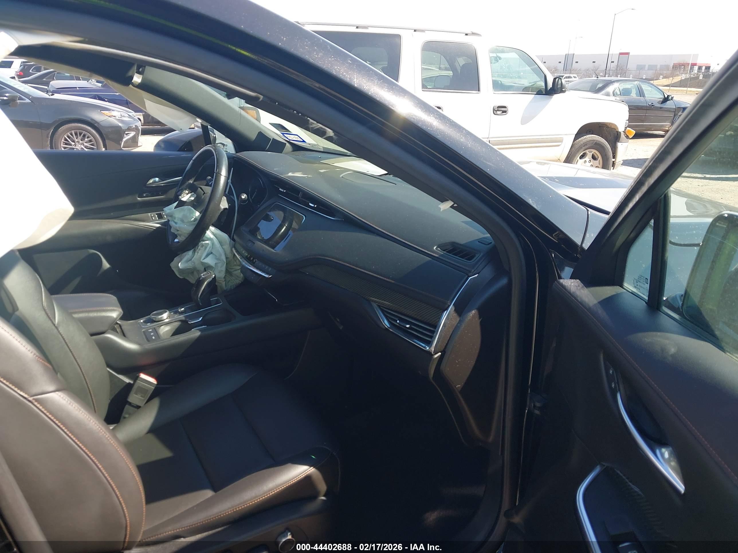 CADILLAC XT4 image 5
