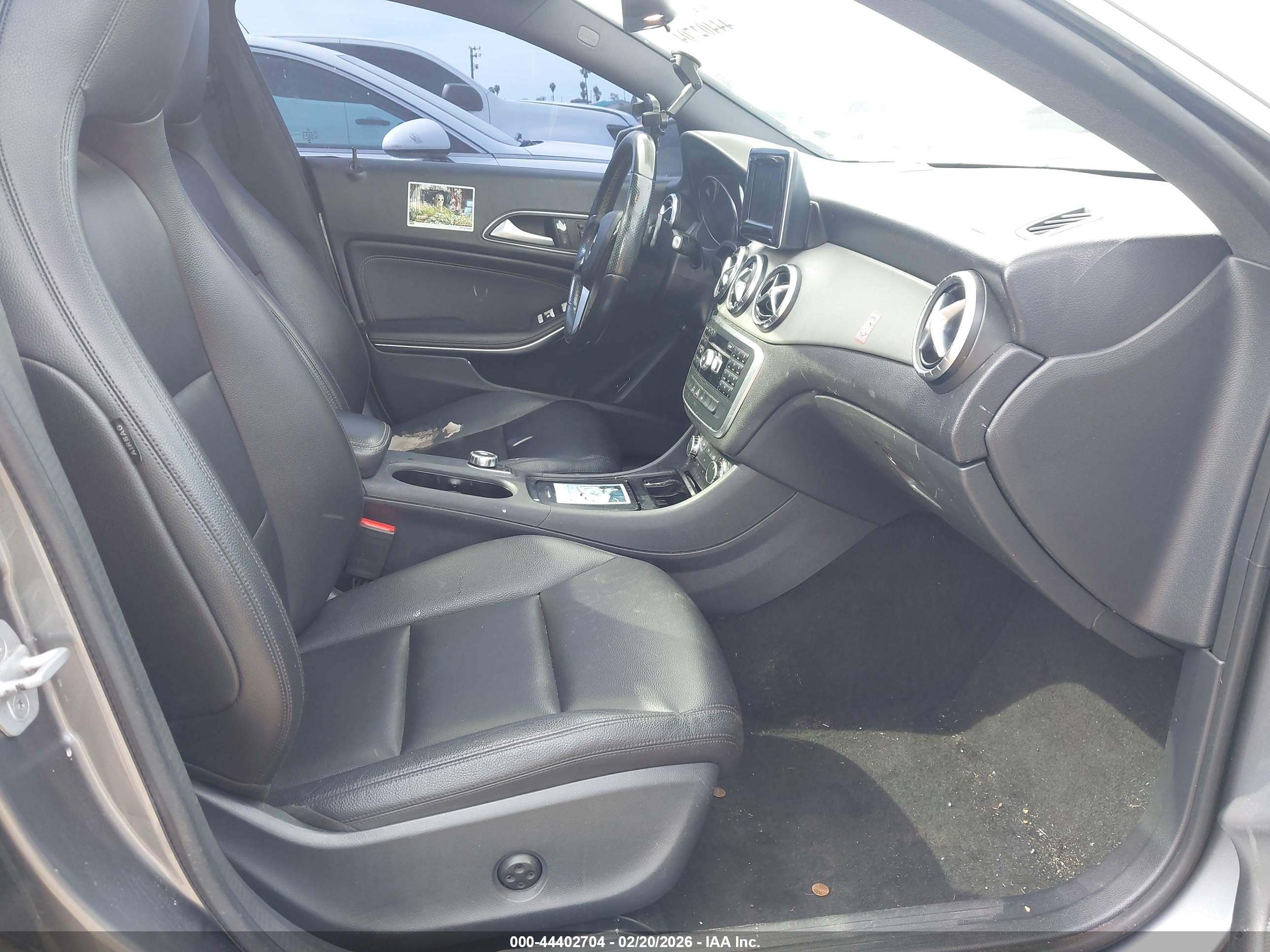 MERCEDES-BENZ CLA image 5