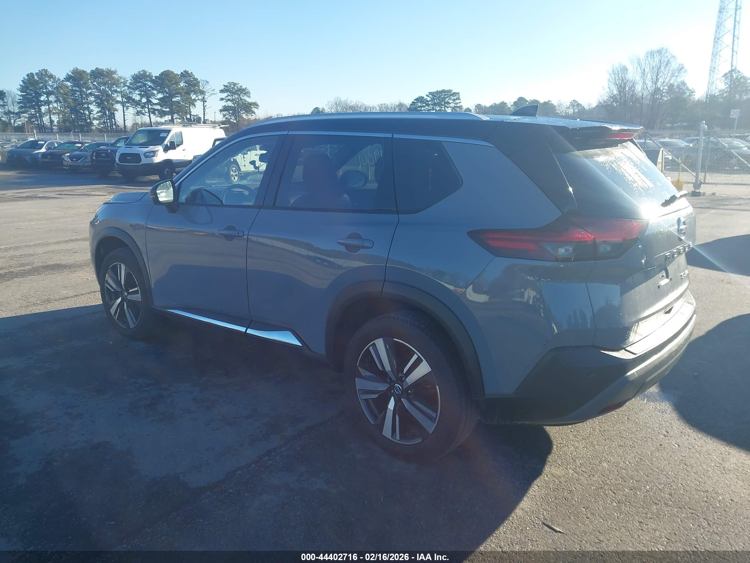 NISSAN ROGUE image 3