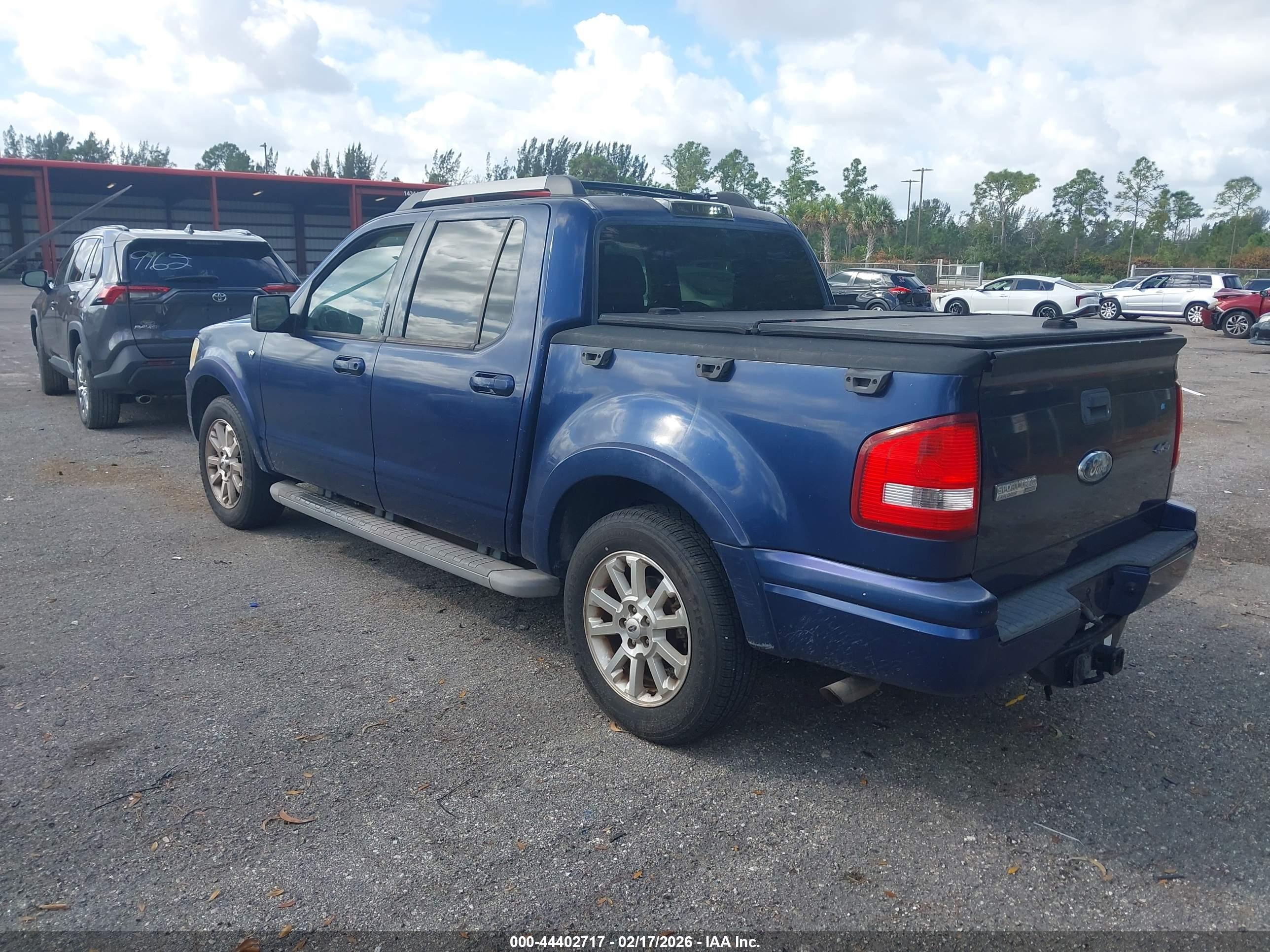 FORD EXPLORER image 3