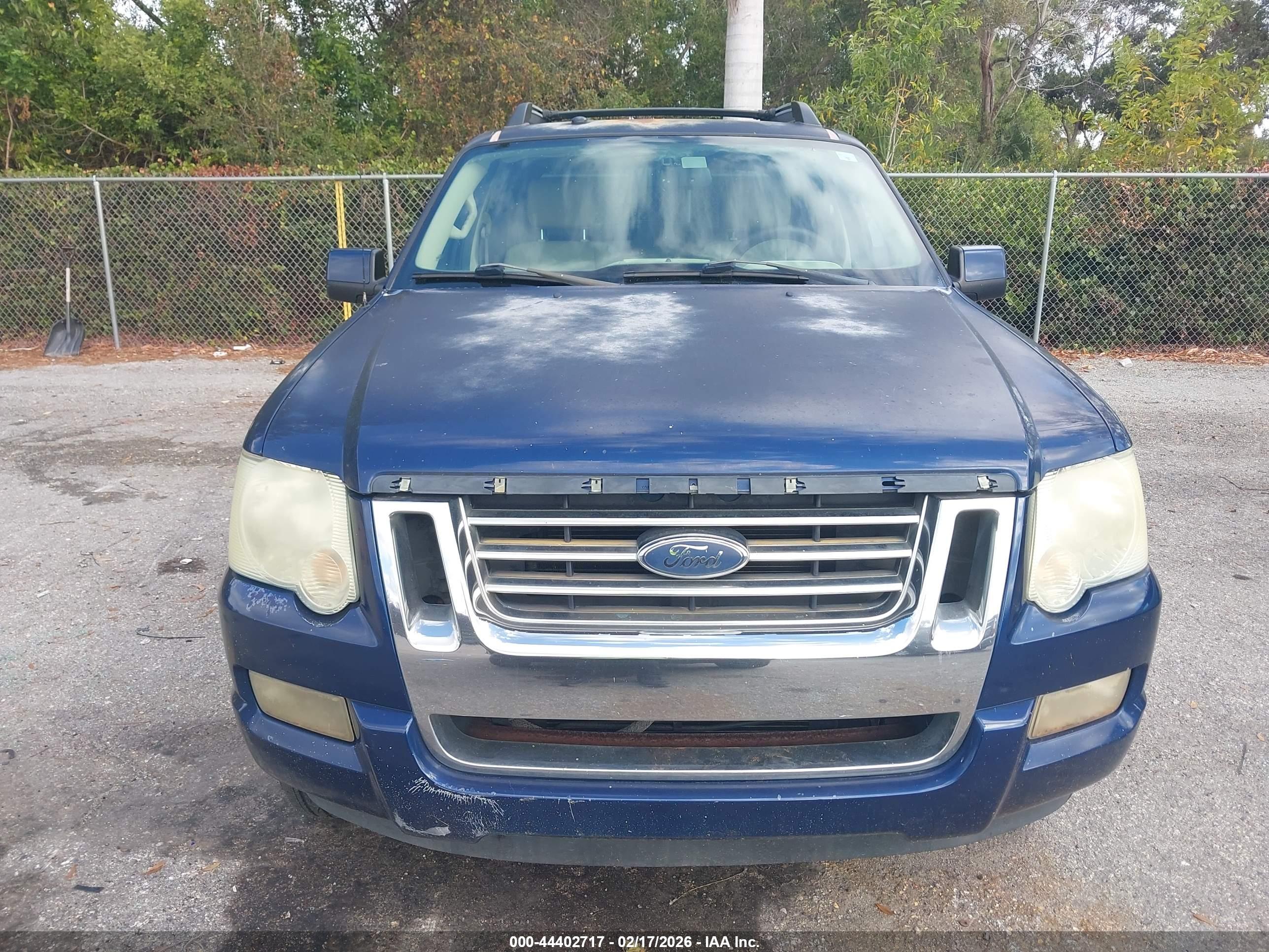 FORD EXPLORER image 6