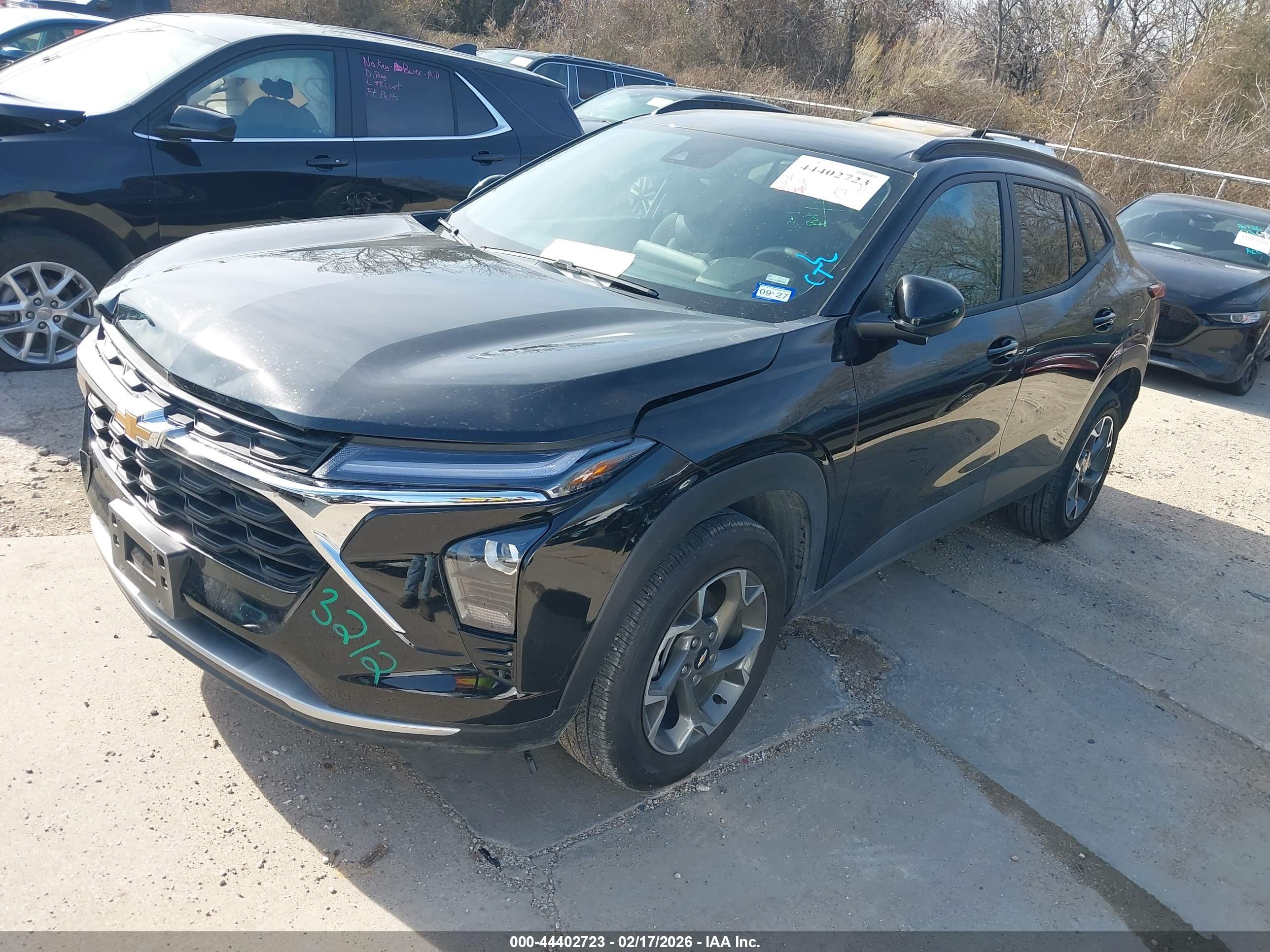 CHEVROLET TRAX image 2