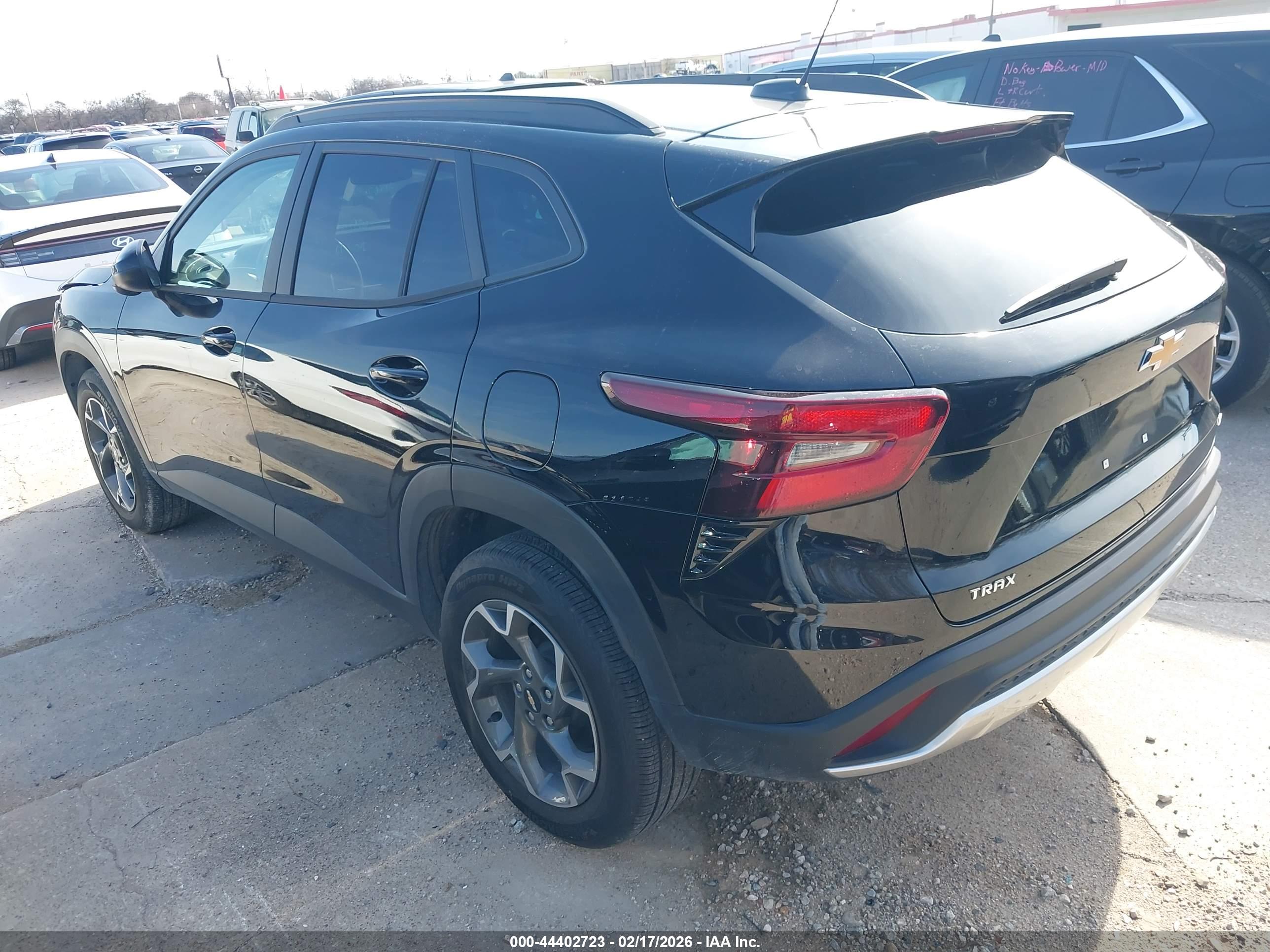 CHEVROLET TRAX image 3