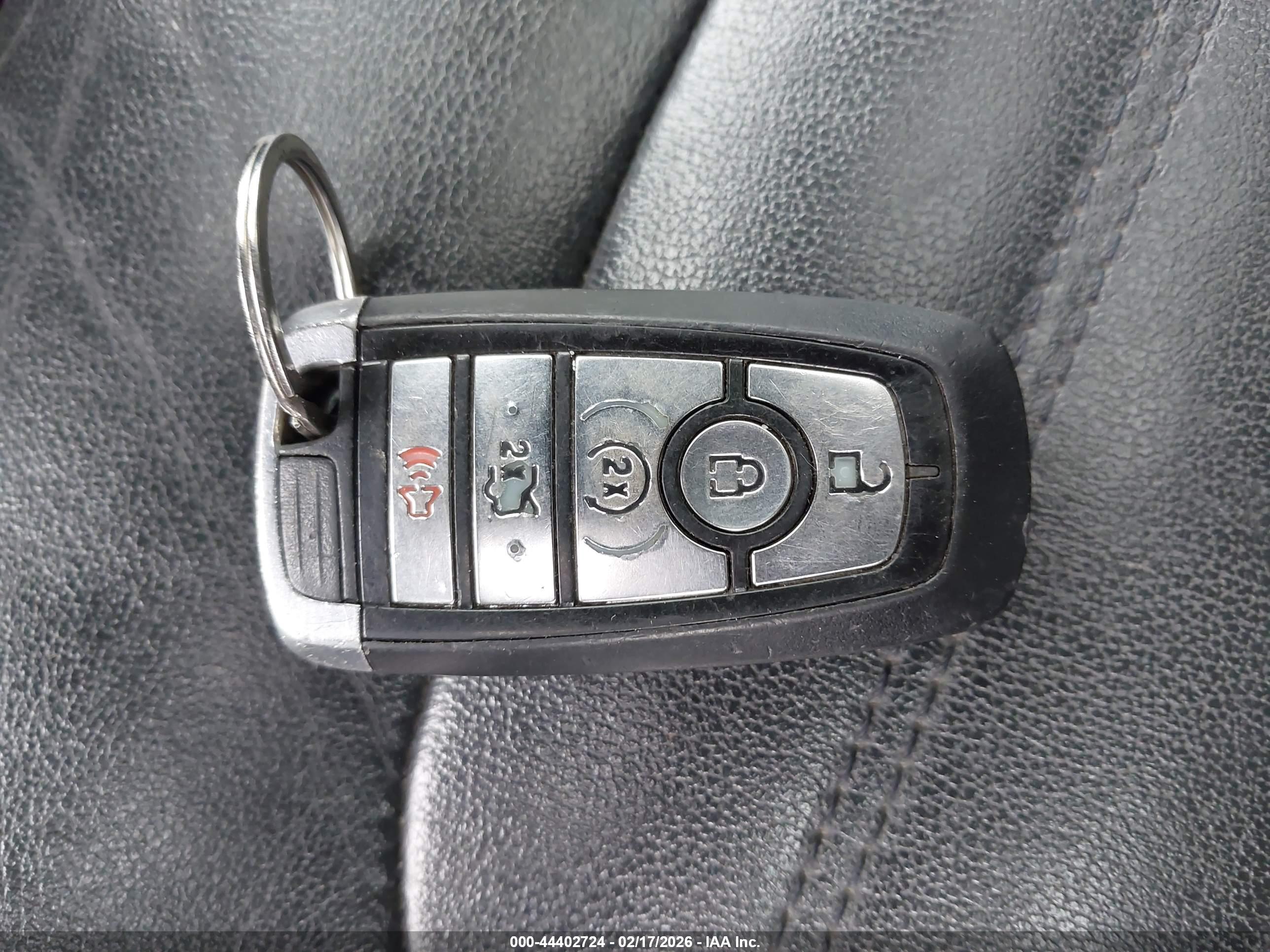 FORD FUSION image 11