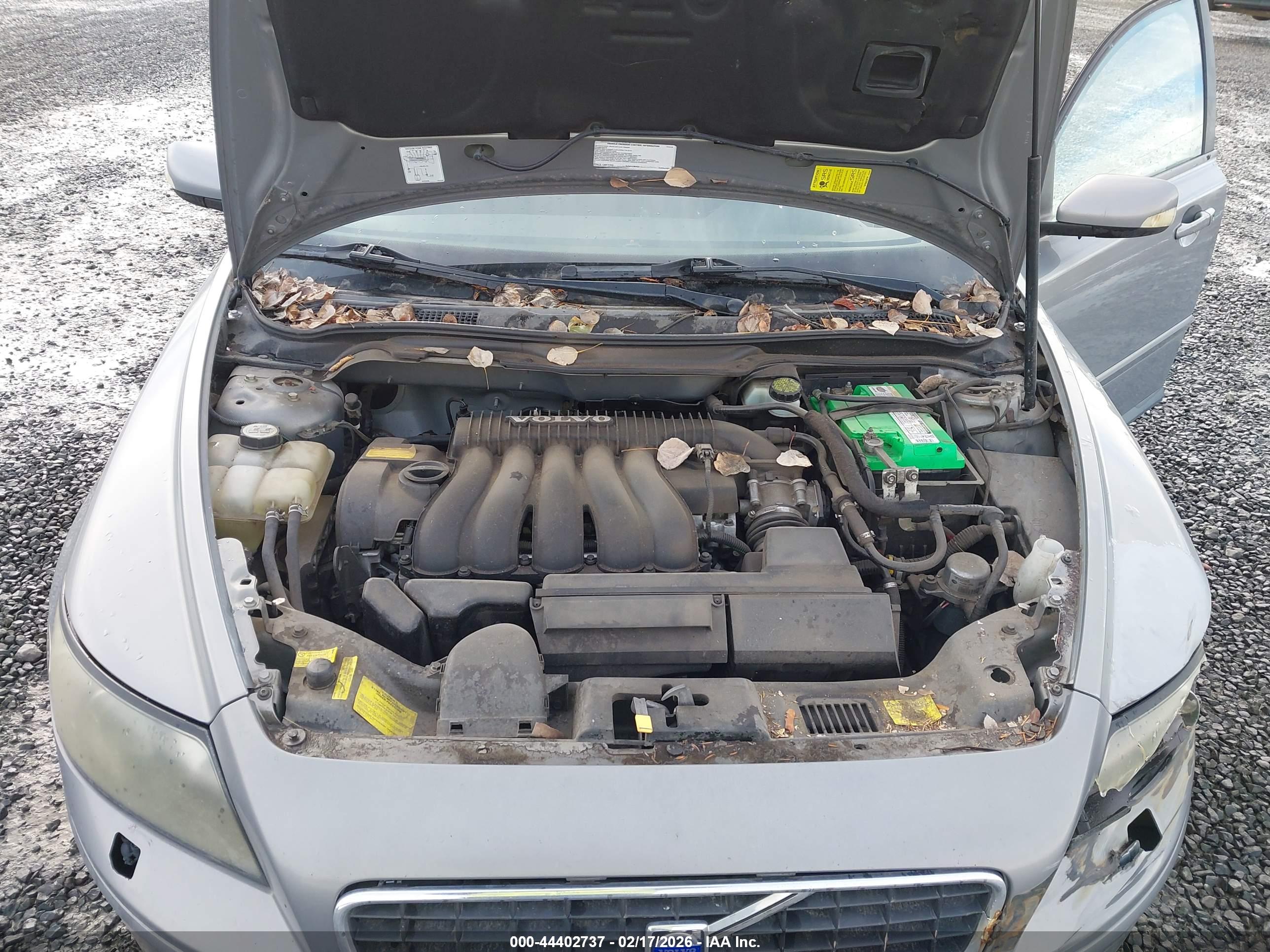 VOLVO S40 image 10