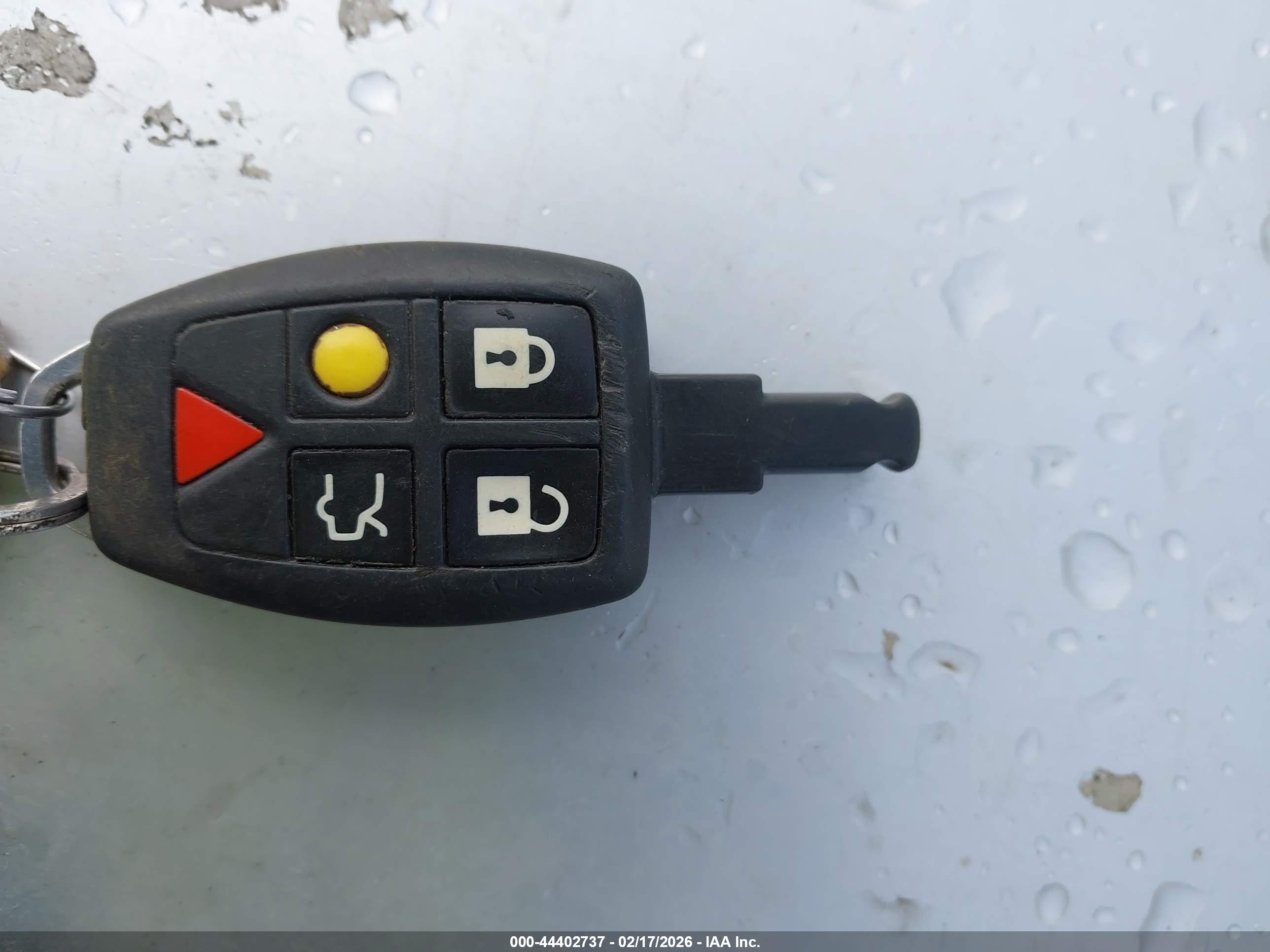 VOLVO S40 image 11