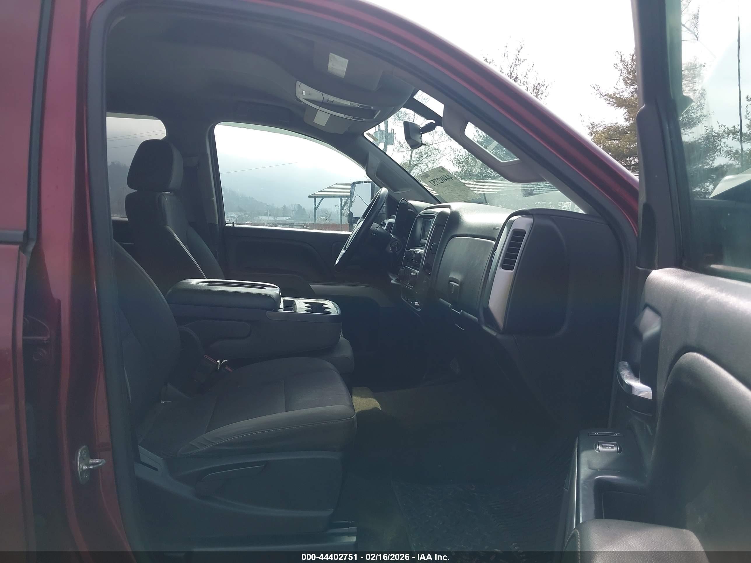 CHEVROLET SILVERADO image 5