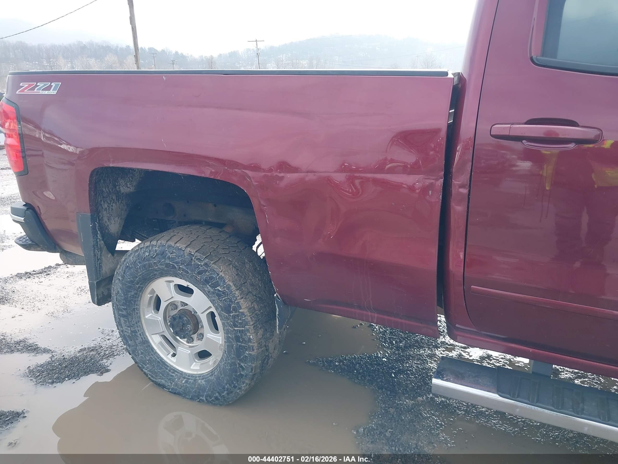 CHEVROLET SILVERADO image 6