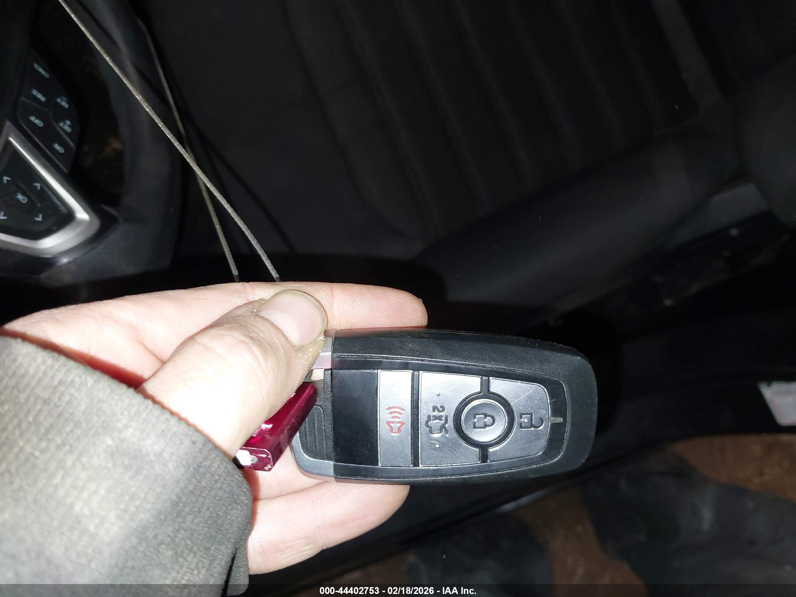 FORD FUSION image 11