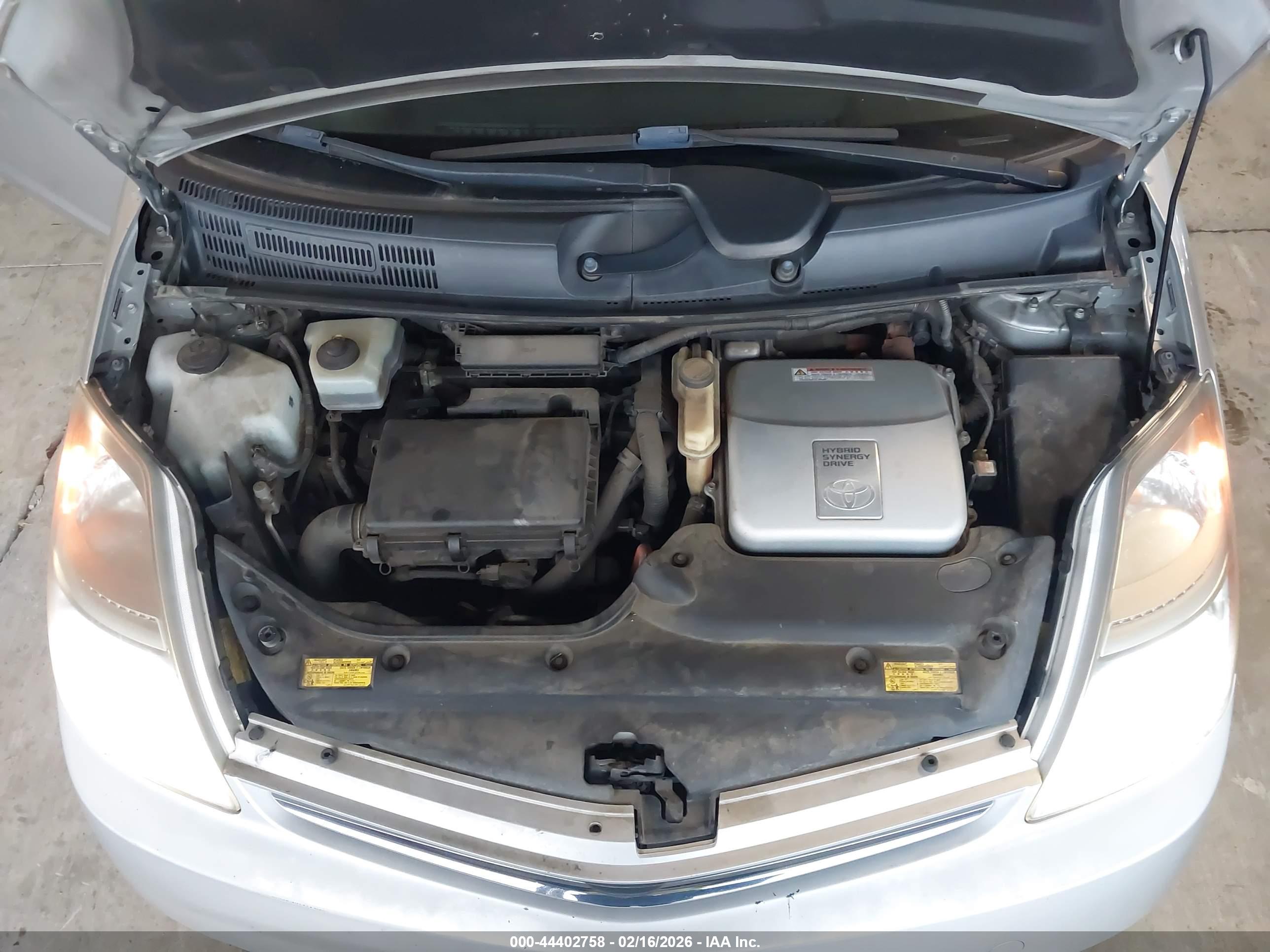 TOYOTA PRIUS image 10
