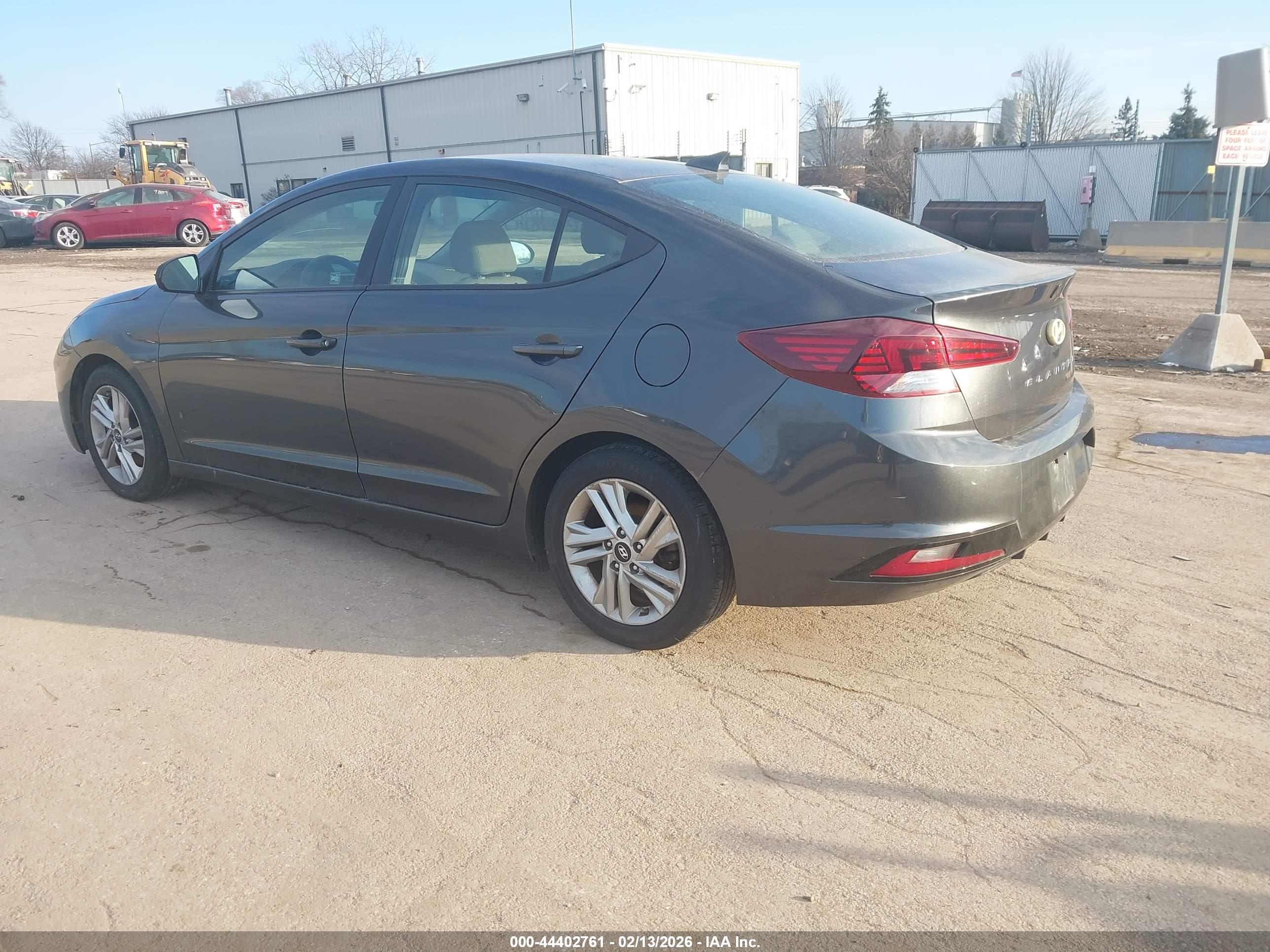 HYUNDAI ELANTRA image 3