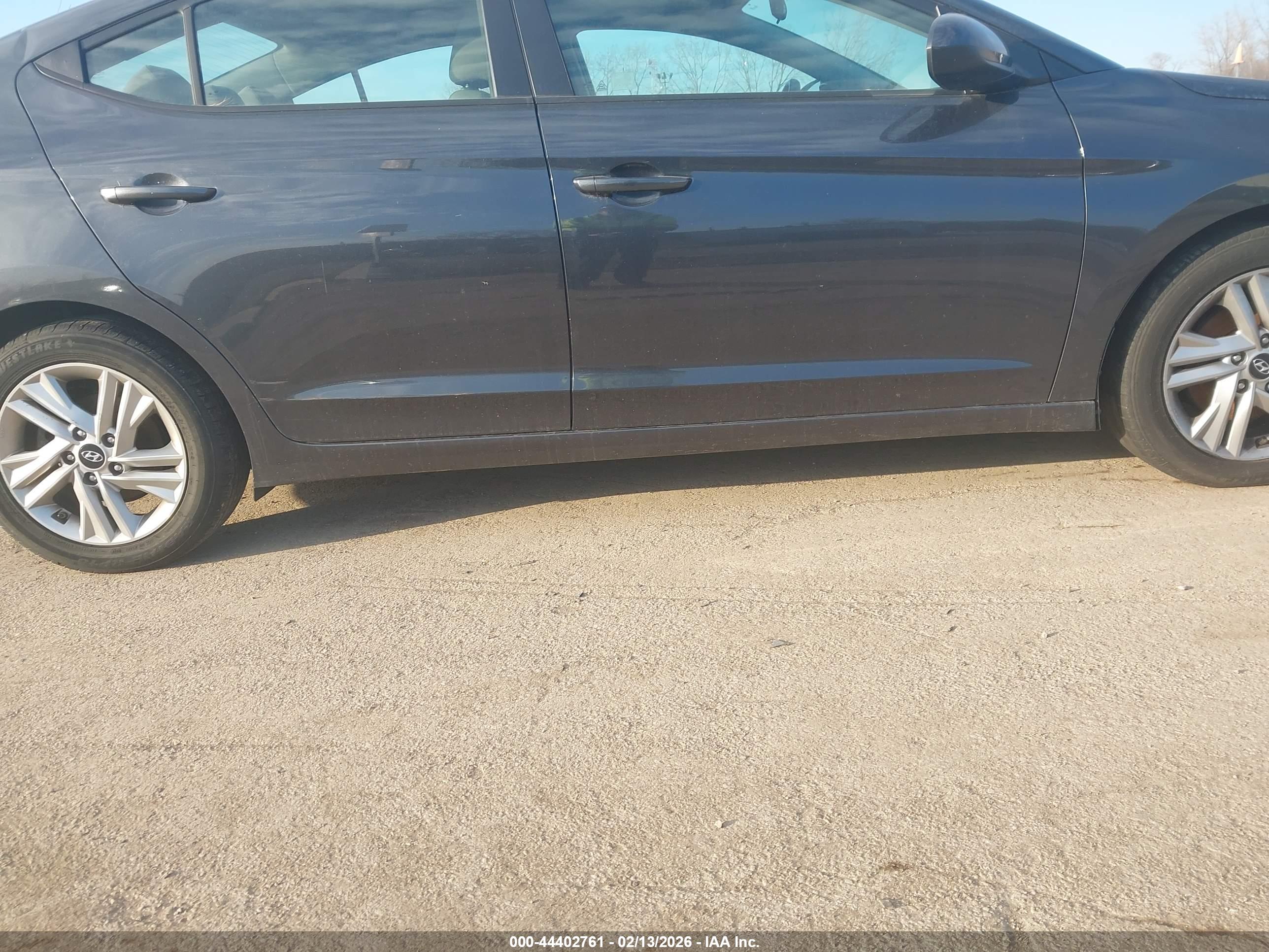HYUNDAI ELANTRA image 6