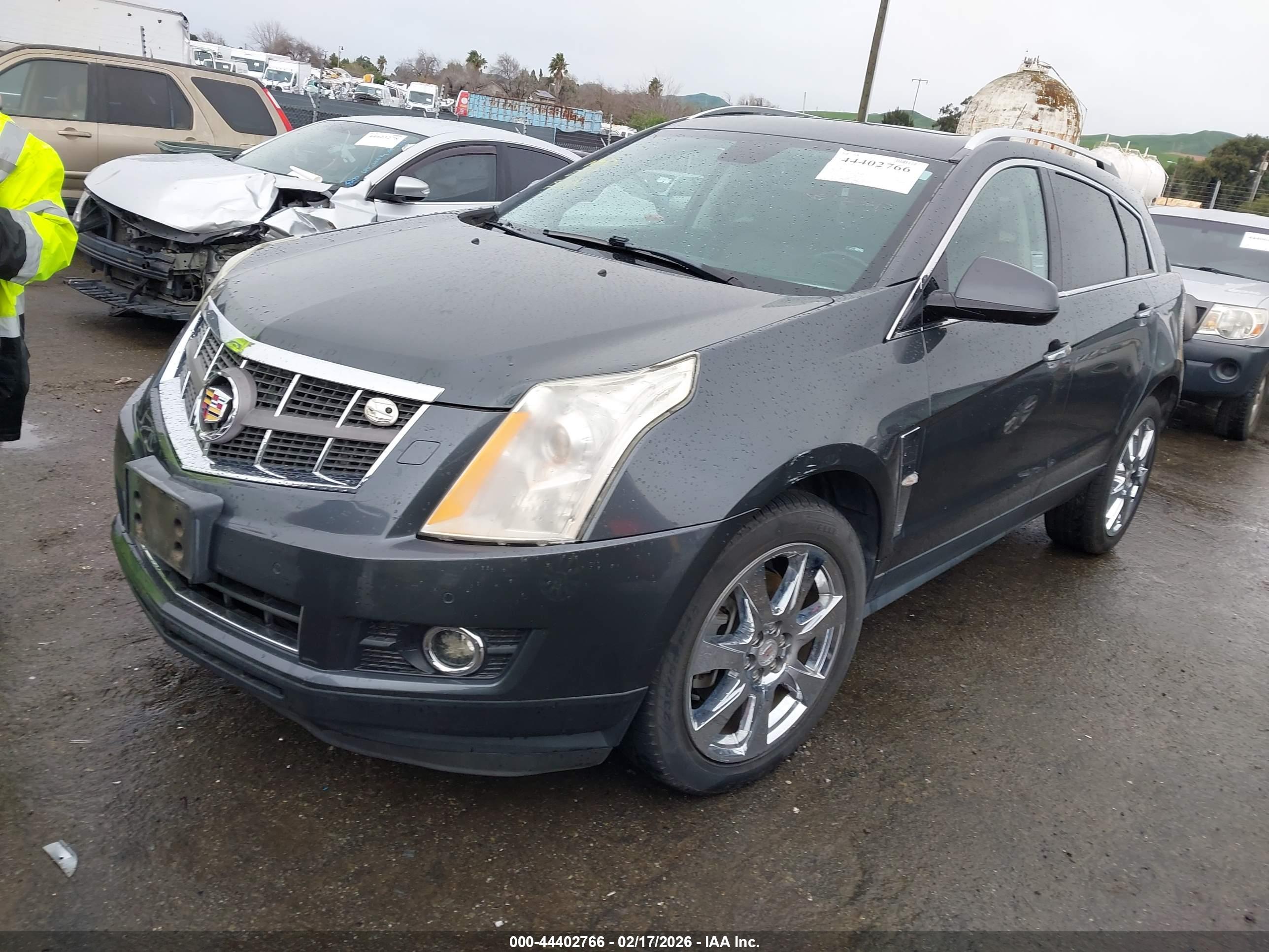 CADILLAC SRX image 2