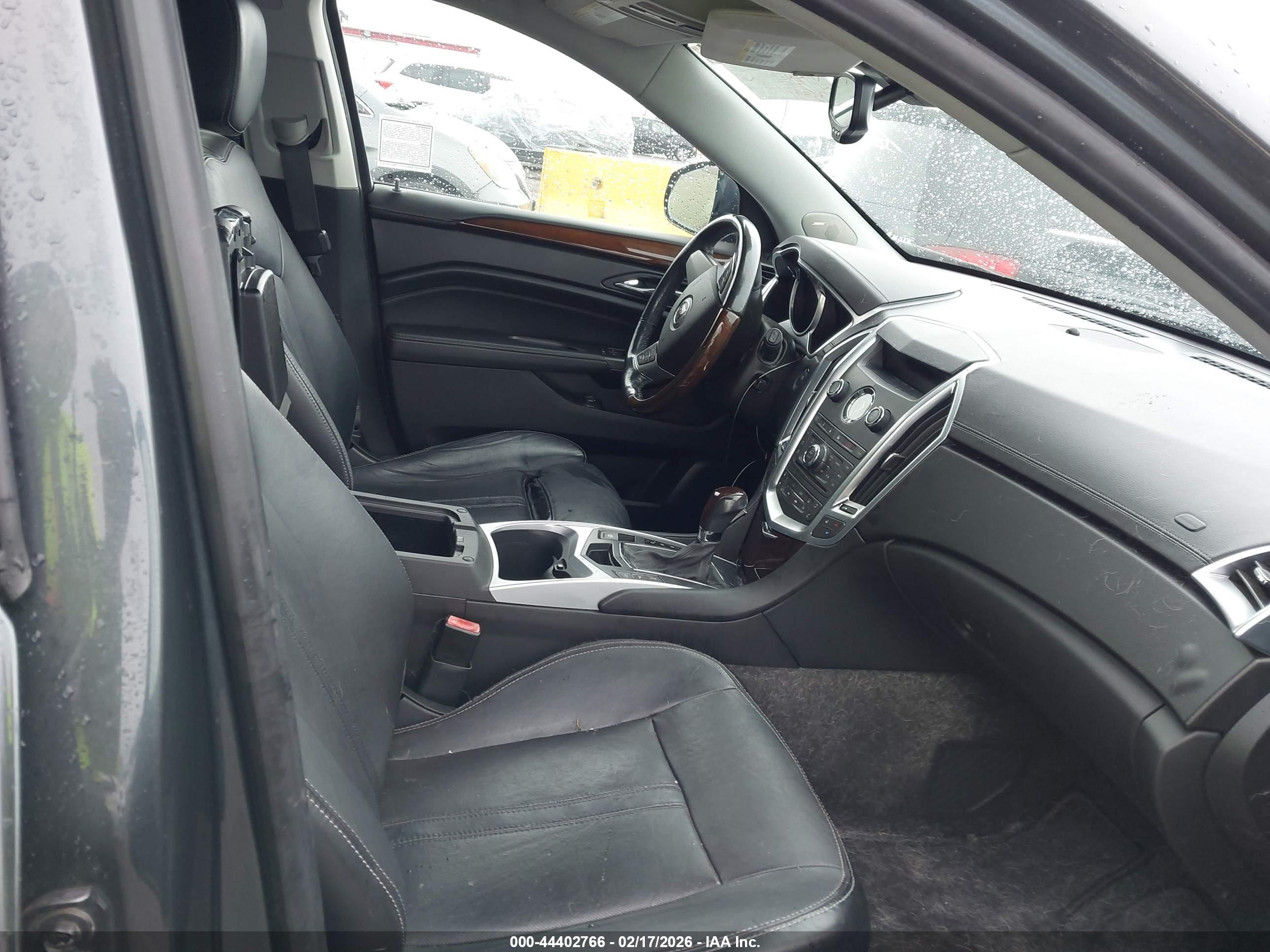 CADILLAC SRX image 5