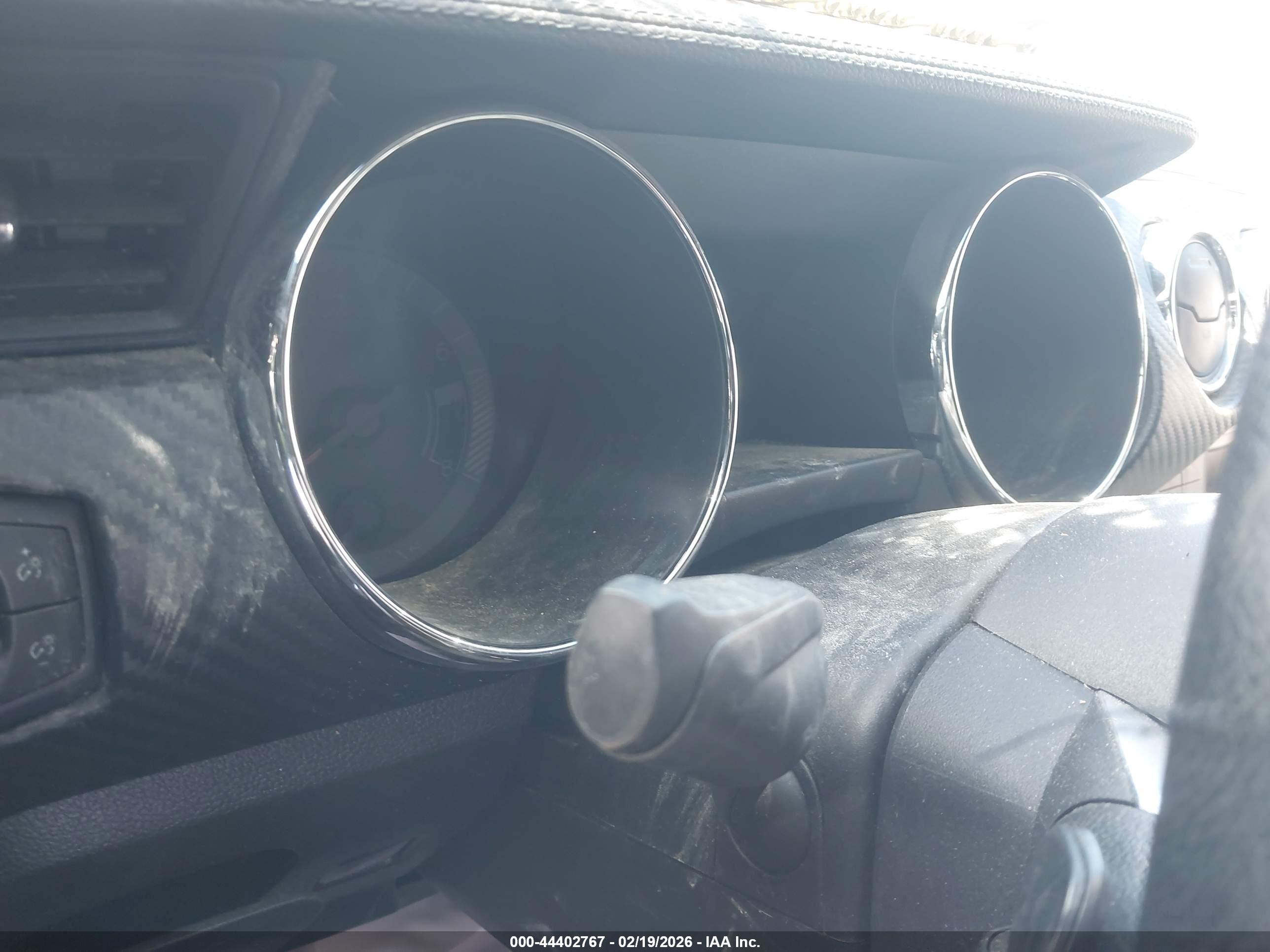 FORD MUSTANG image 7